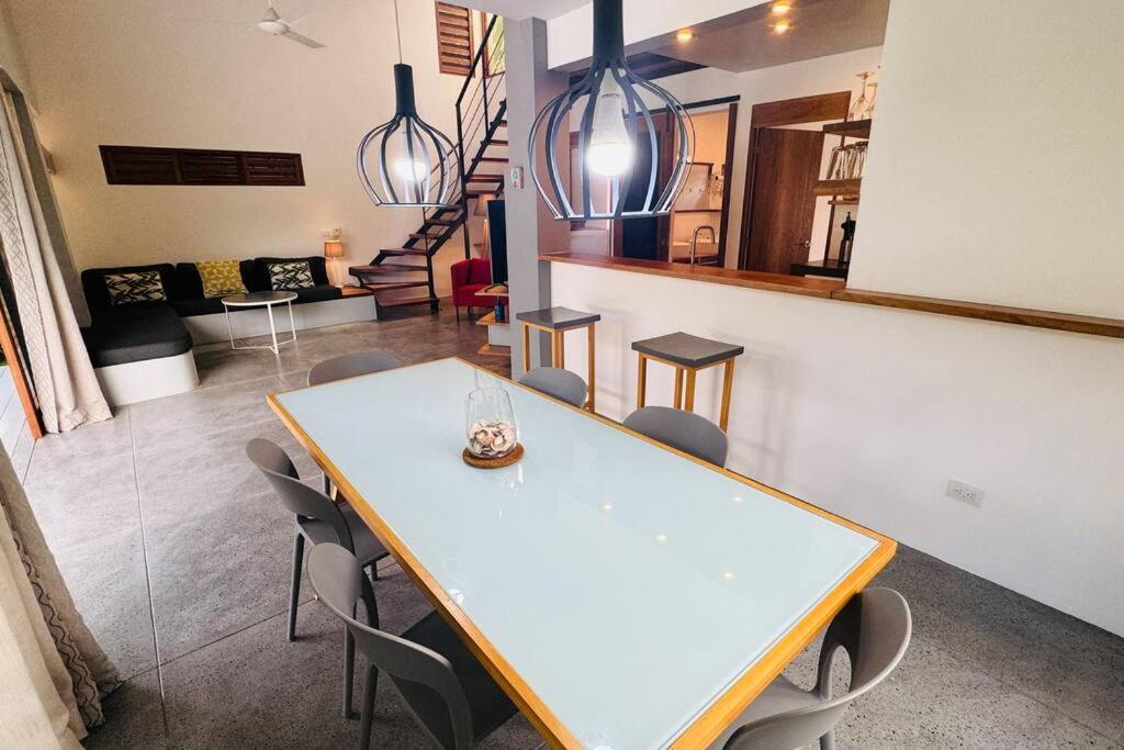 Private Garden Villa With Parking