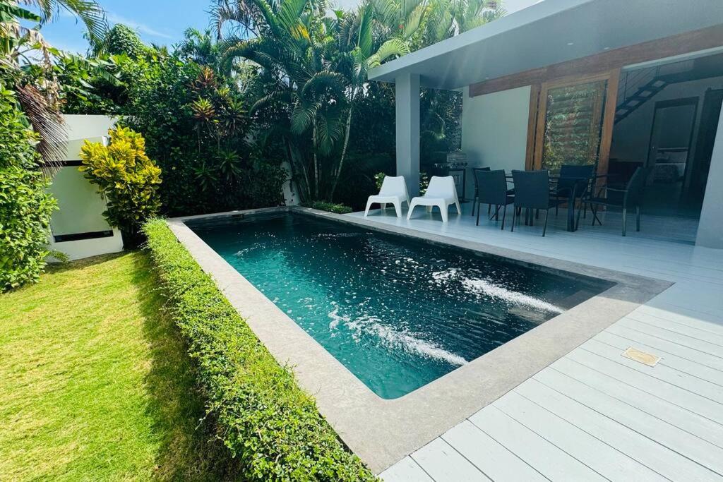 Private Garden Villa With Parking