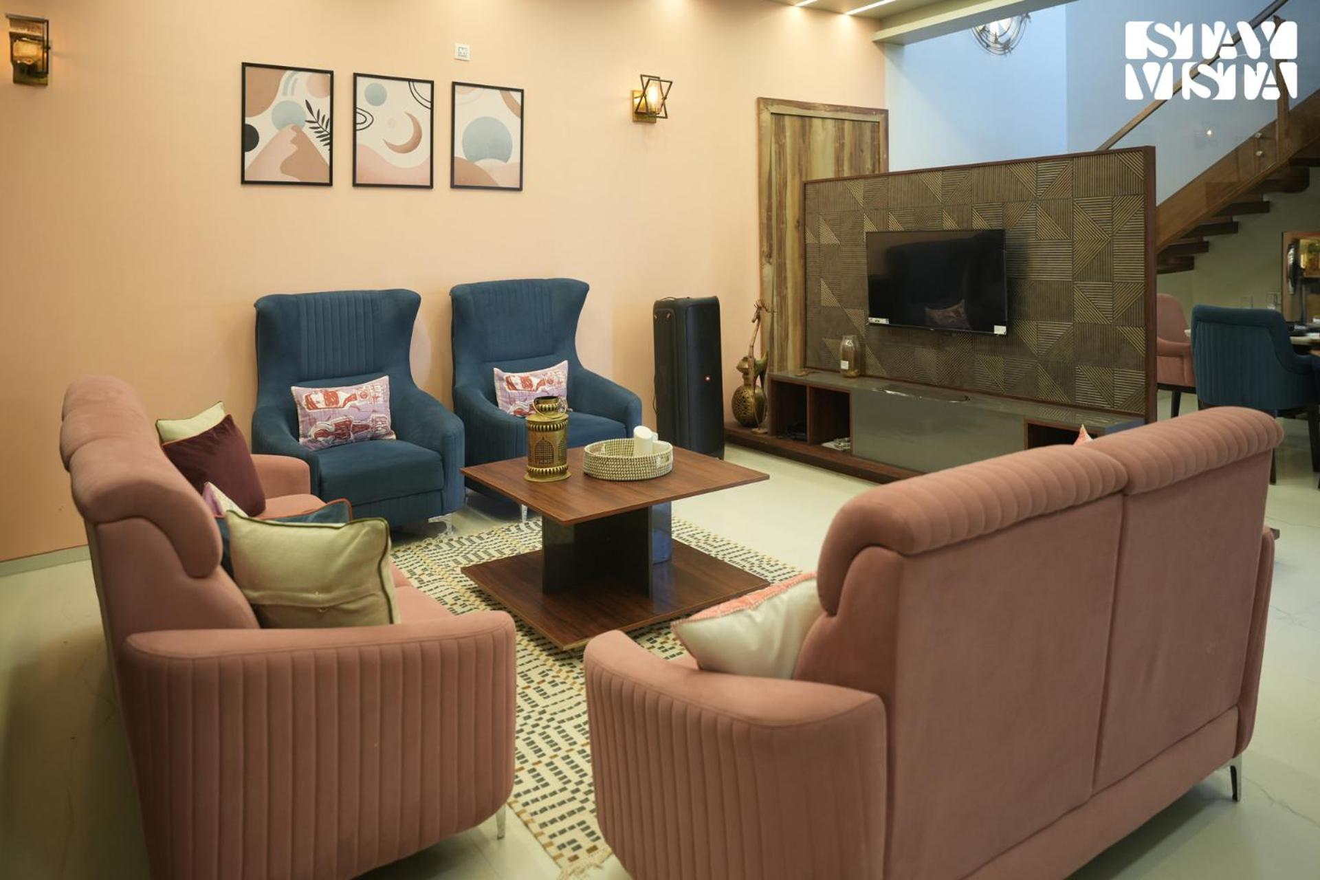 StayVista's The Aquamarine Villa - Igatpuri - Lakeside Retreat with Infinity Pool & Deck, Theatre Room & Gazebo view 5