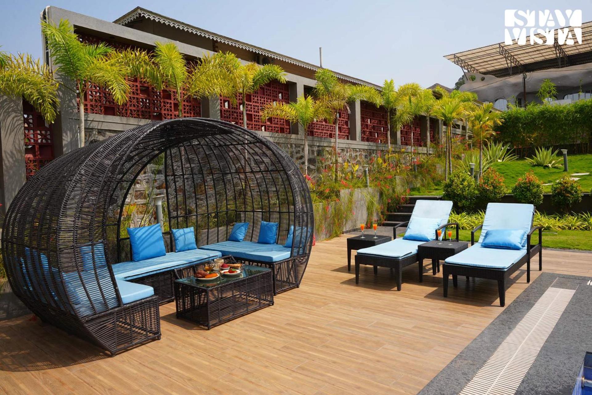 StayVista's The Aquamarine Villa - Igatpuri - Lakeside Retreat with Infinity Pool & Deck, Theatre Room & Gazebo view 4