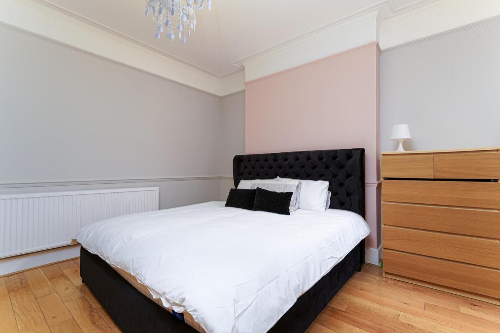 2 Bedroom Cosy London Apartment