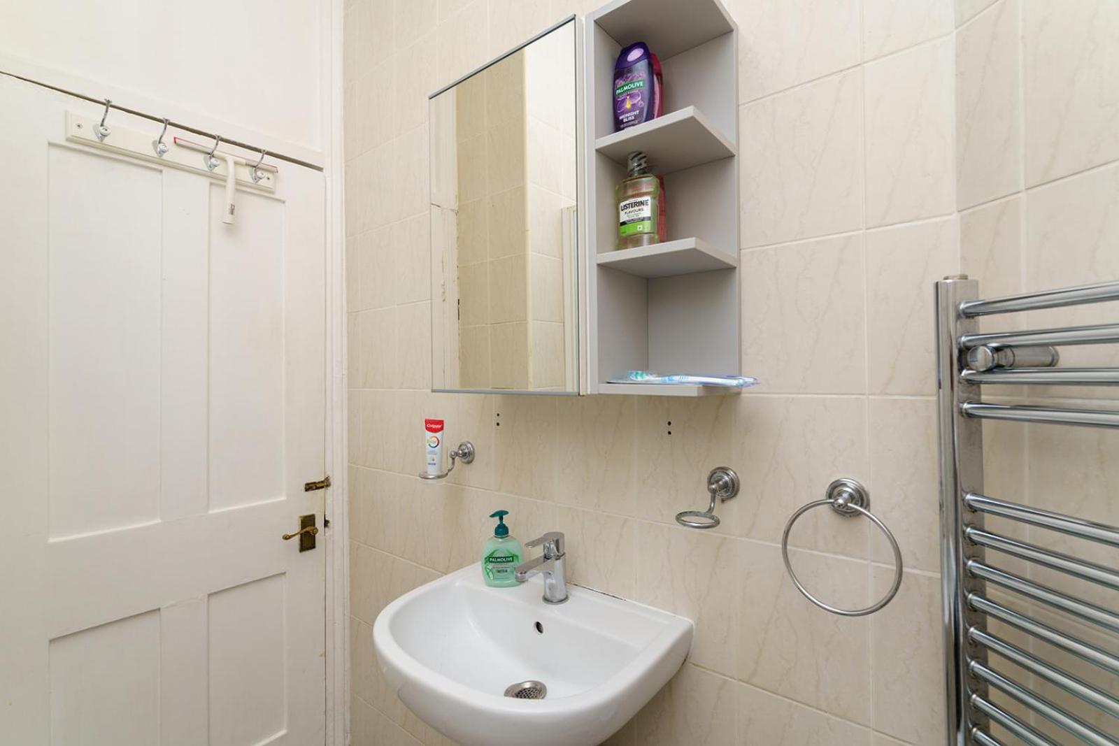 2 Bedroom Cosy London Apartment