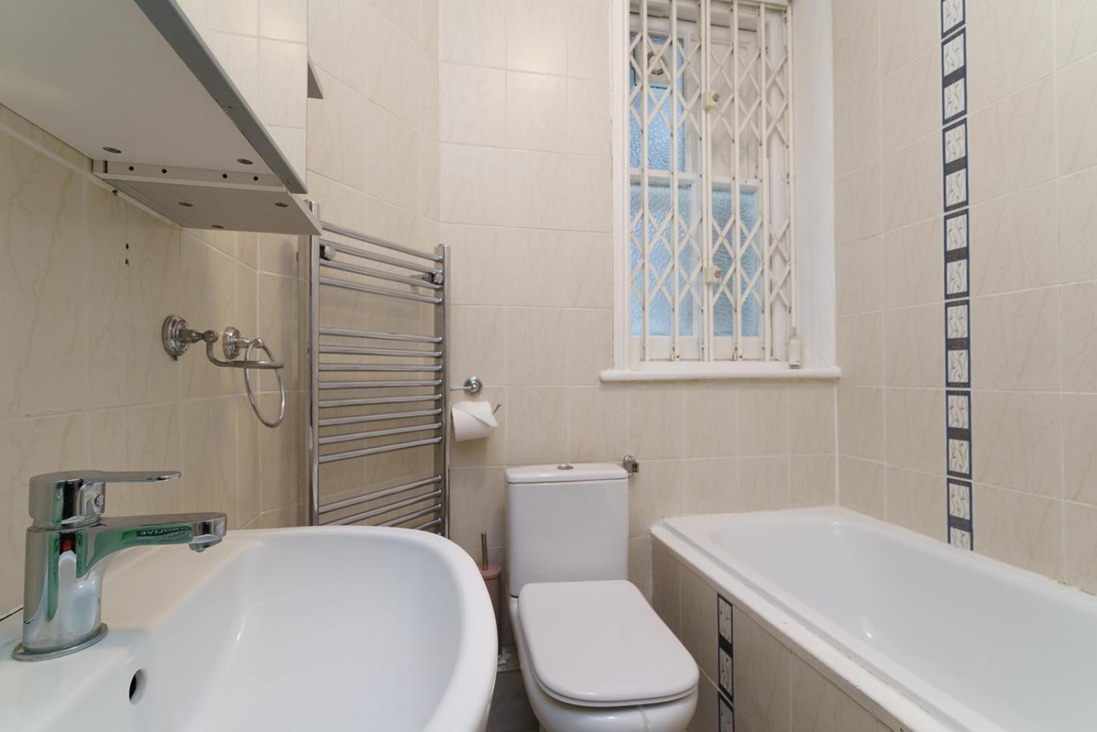 2 Bedroom Cosy London Apartment