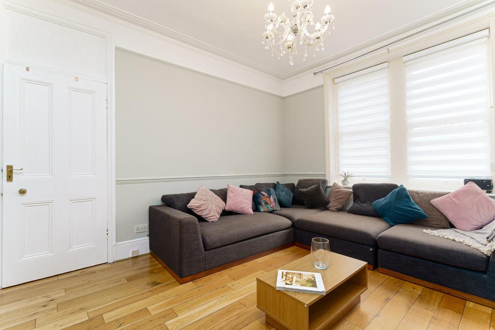 2 Bedroom Cosy London Apartment