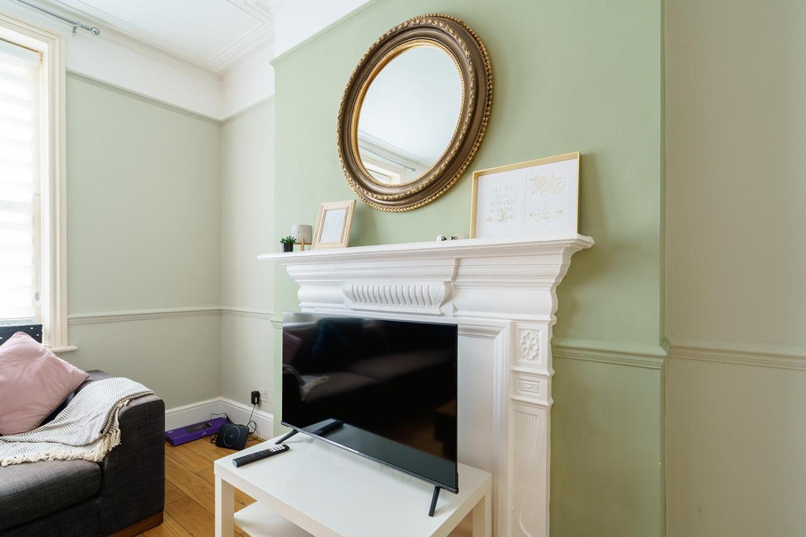 2 Bedroom Cosy London Apartment