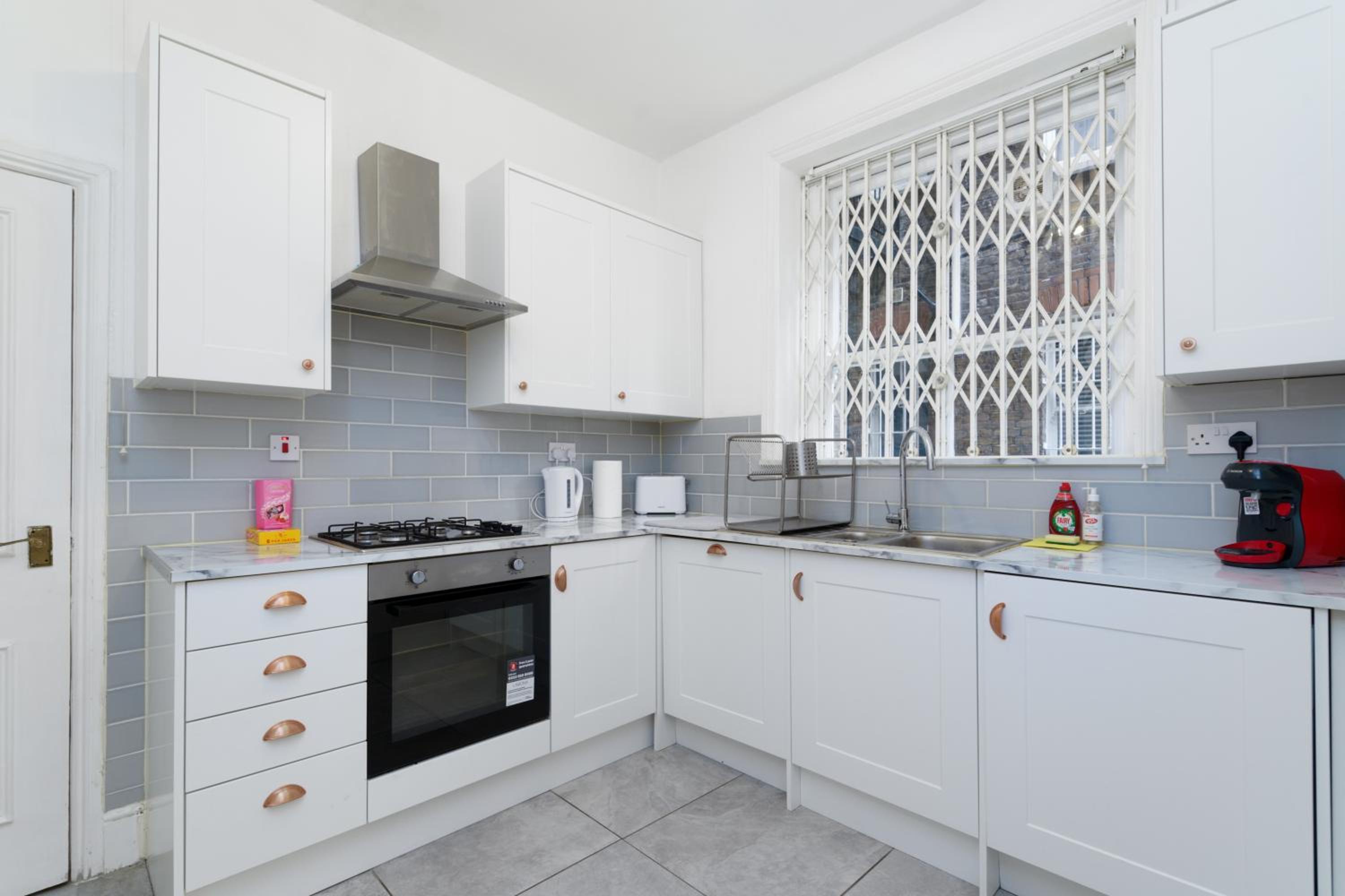 2 Bedroom Cosy London Apartment