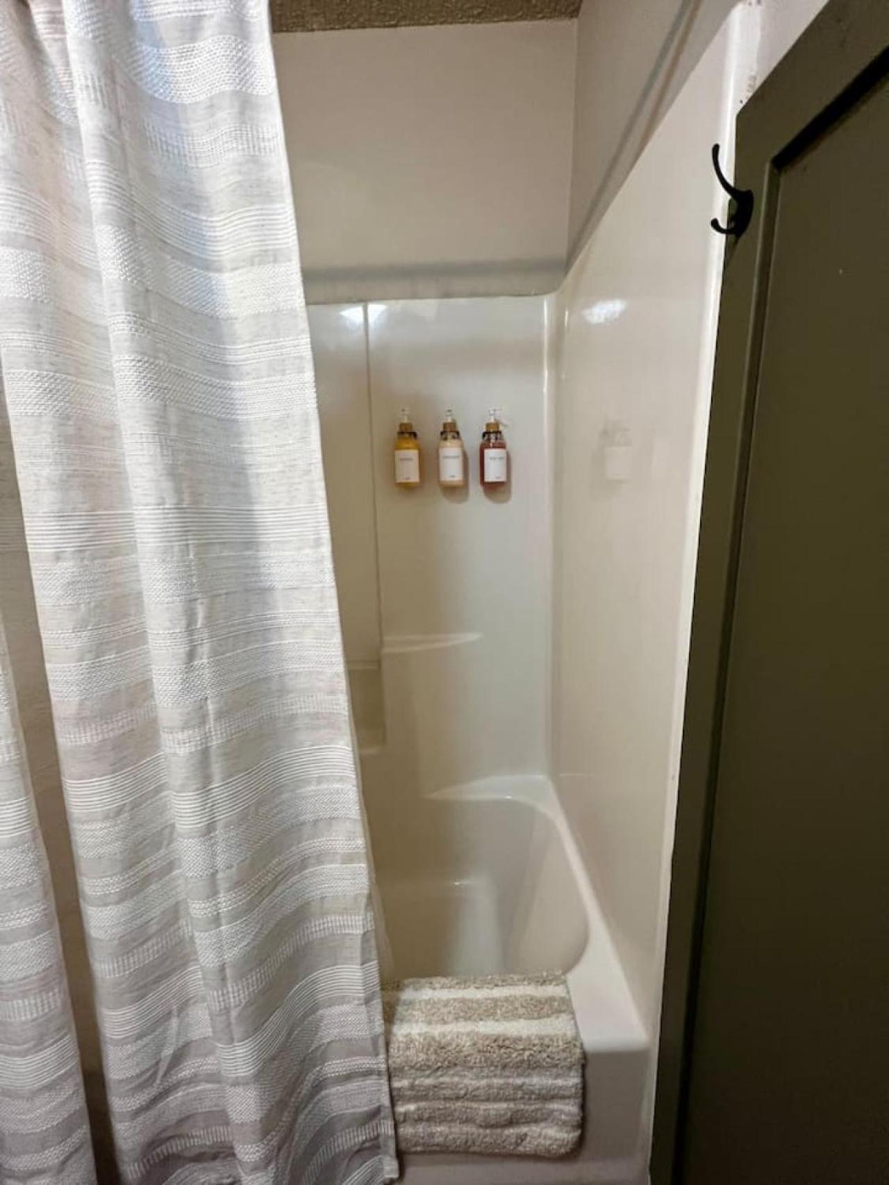 Southern Travel - Charming 3 Bedroom view 3