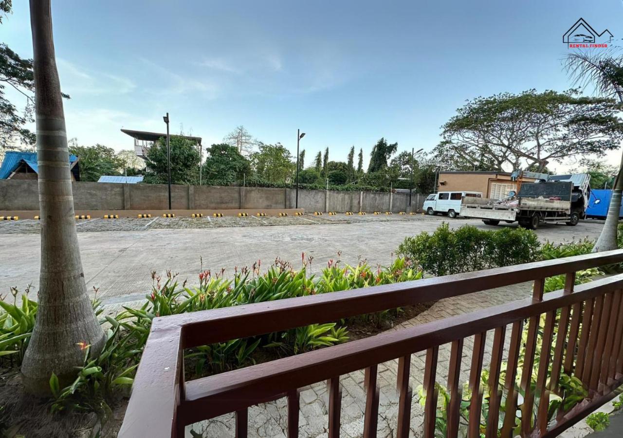 Spacious 2BR Vacation Staycation with FREE Gym, Parking & Pool near city center - B2 1Nambulite view 3