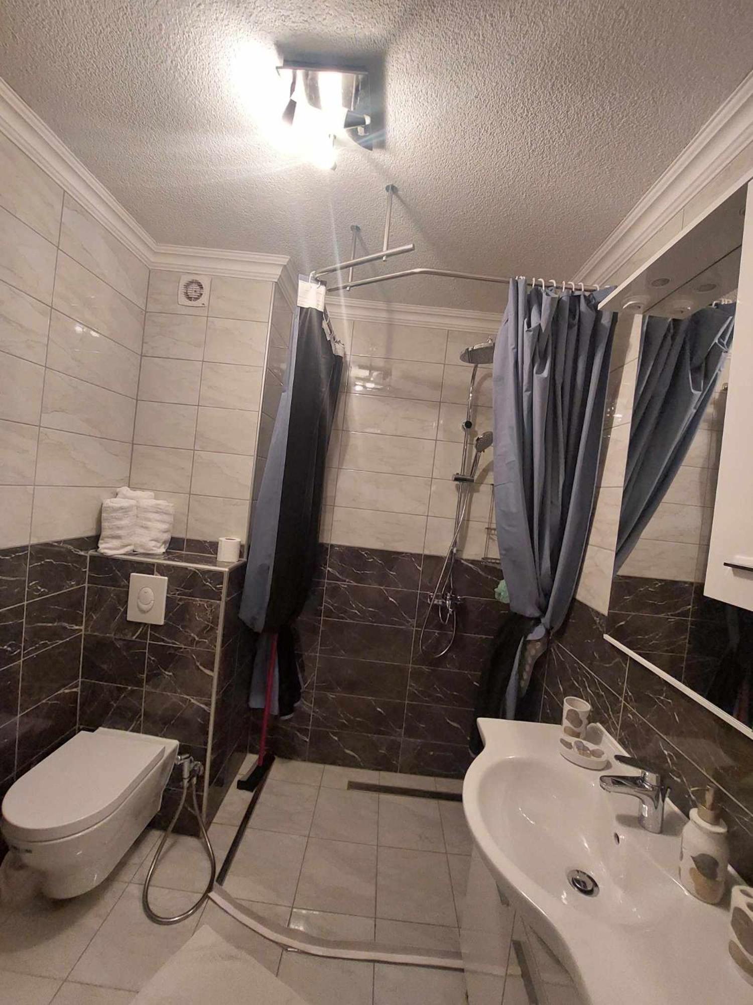 APARTMAN ADI