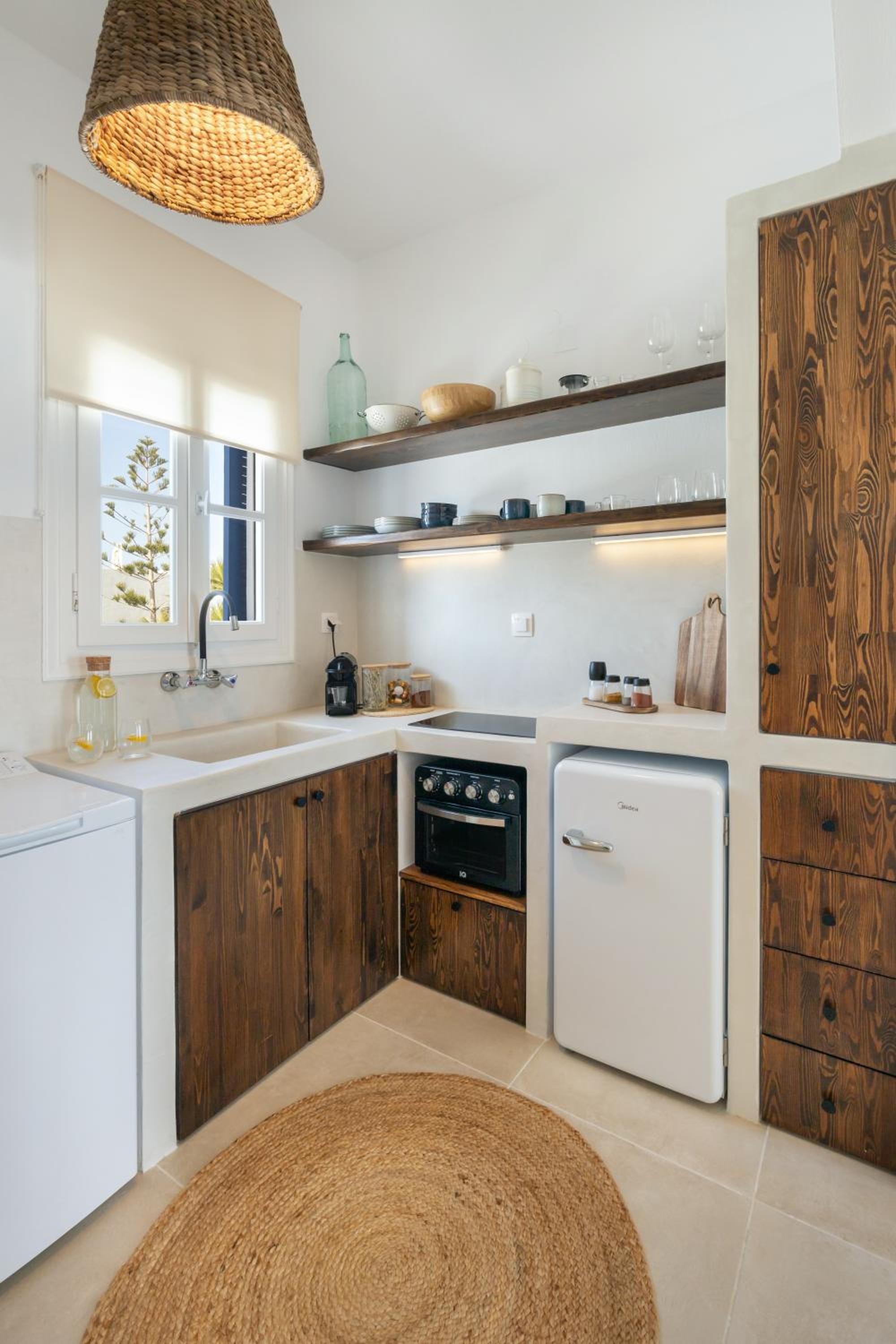 Walk to Naousa - 1BR House - Peppermint Piperi photo 2