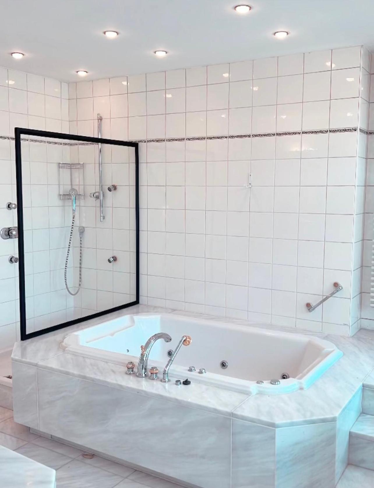 Le FauBourg Suites