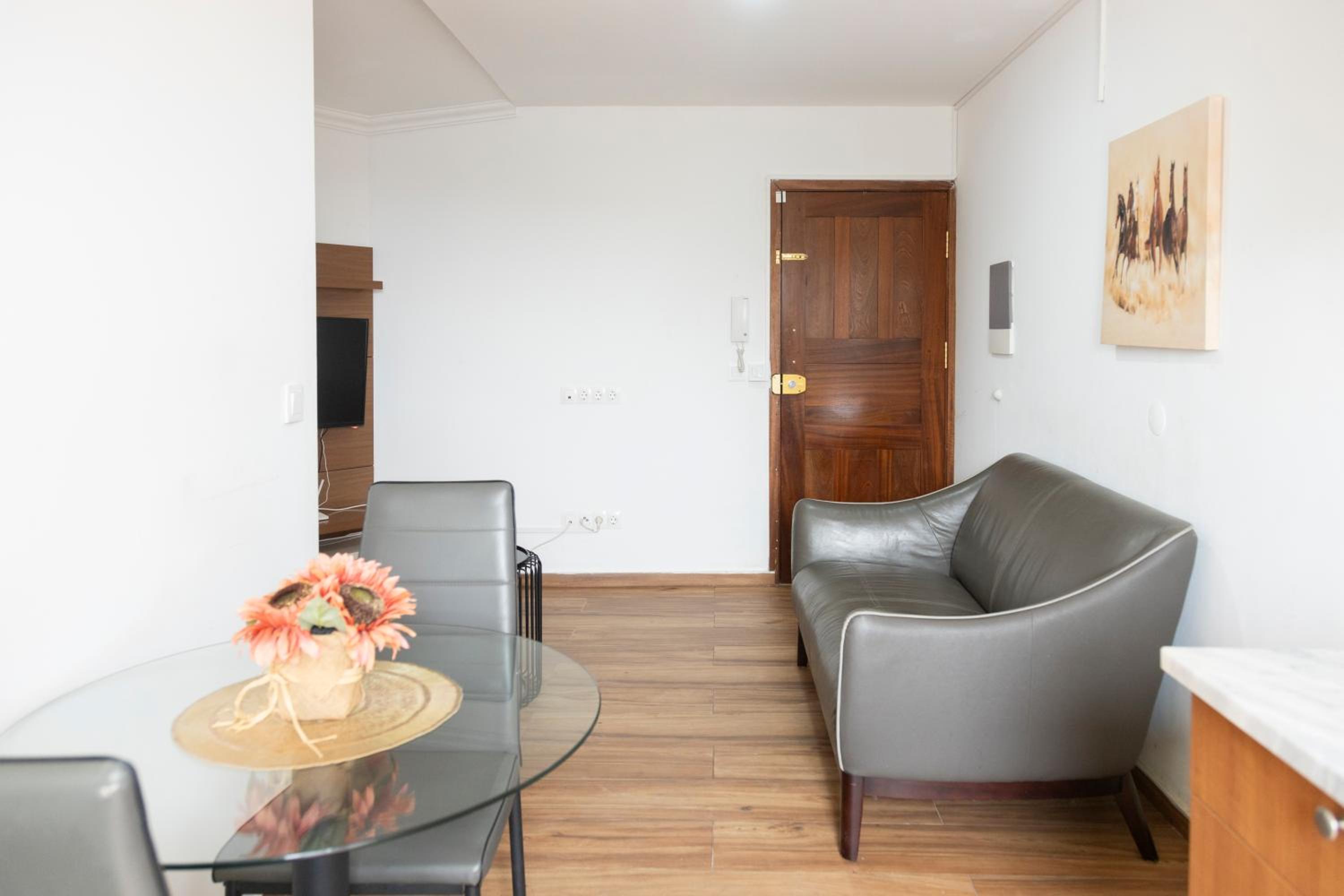 City Center Charm: 1-bdr apt in Palmarejo - LCGR