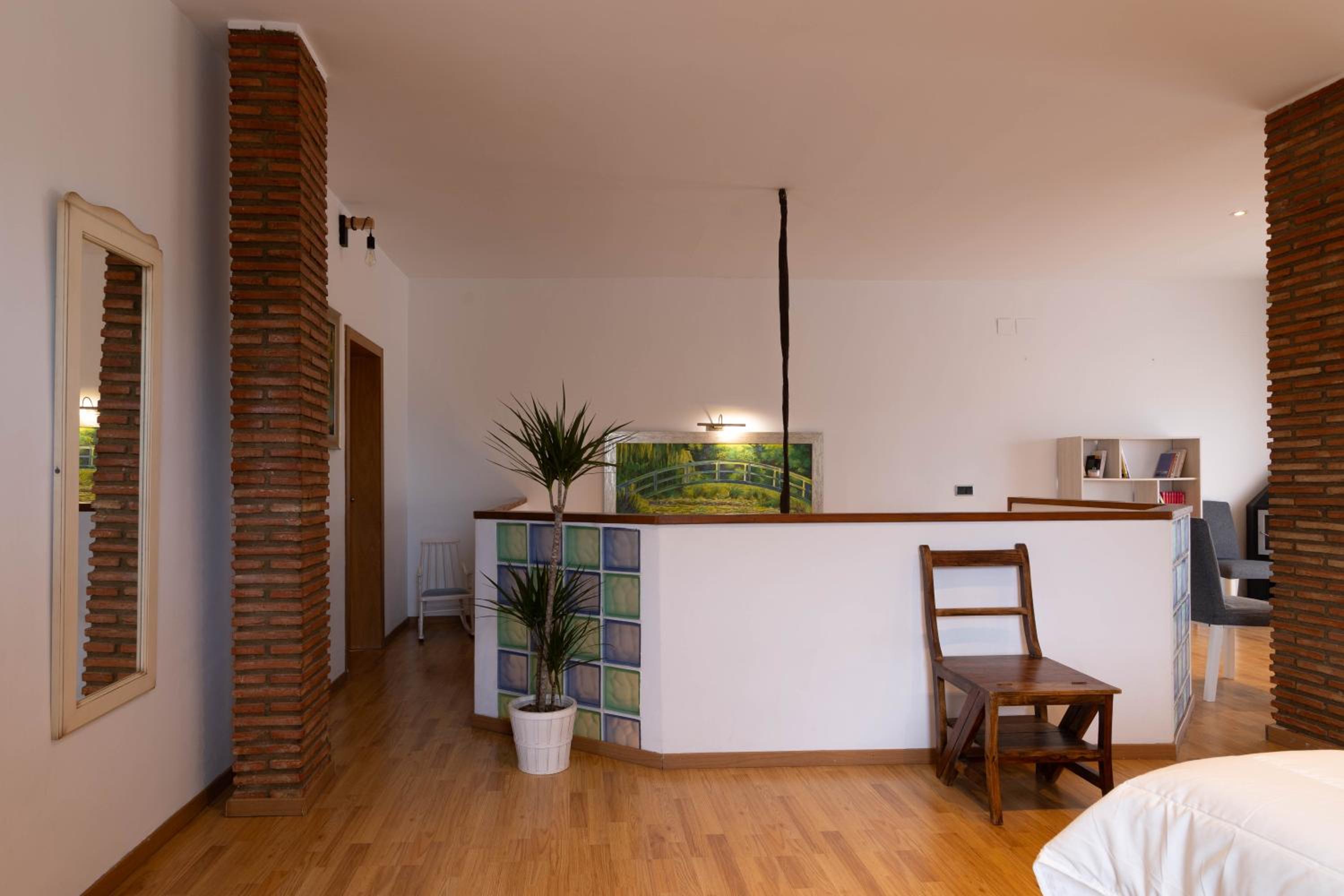 Villa en Valencia, piscina privada y metro 500m