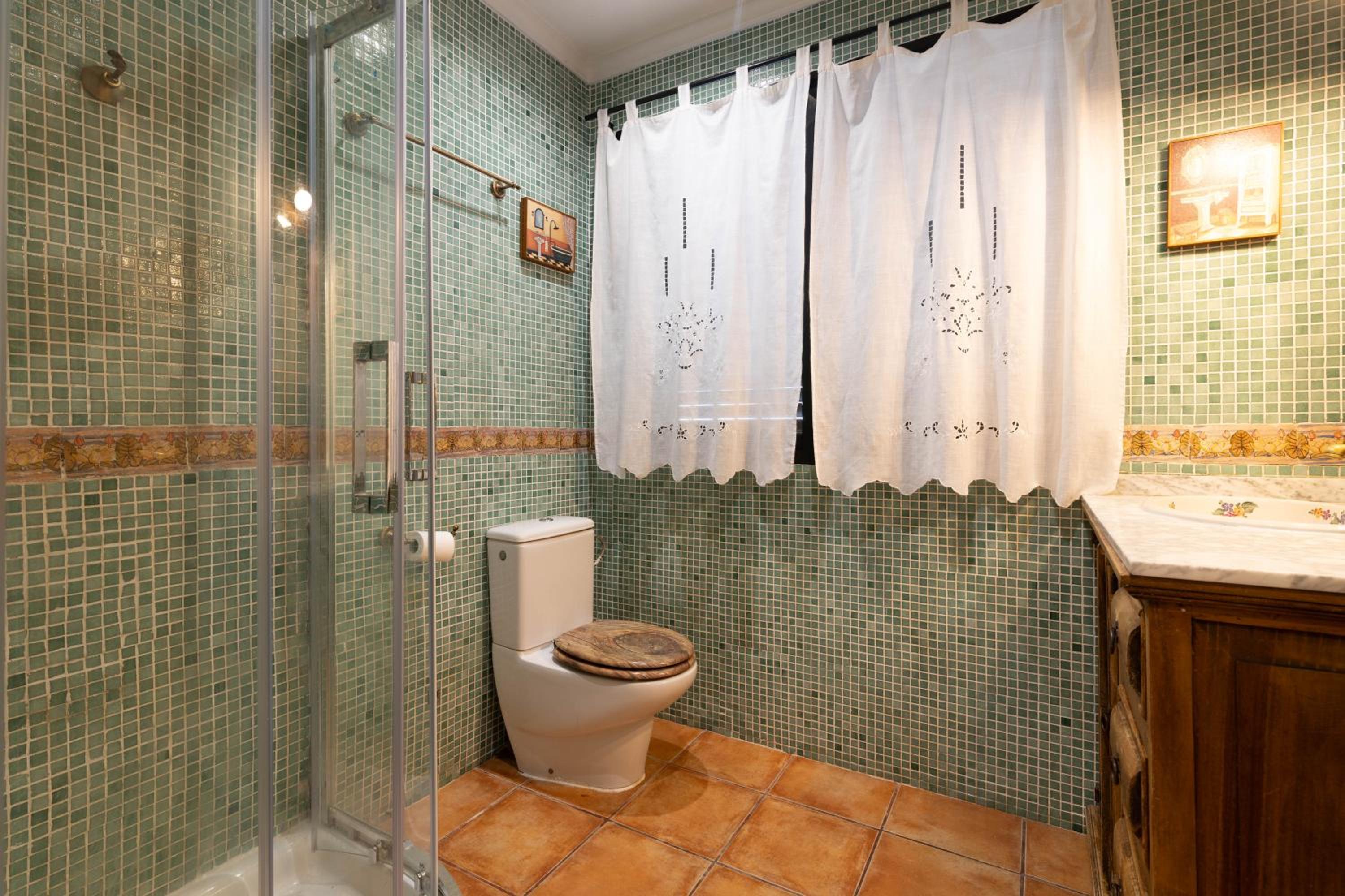 Villa en Valencia, piscina privada y metro 500m
