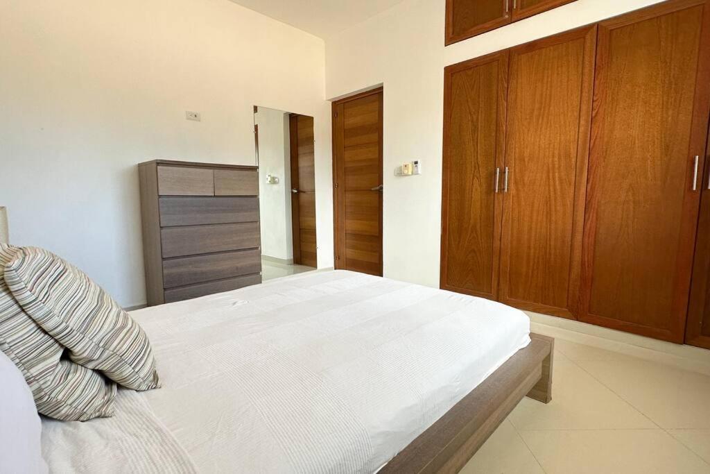 La Fenice Beachfront 3 Bedroom With Parking
