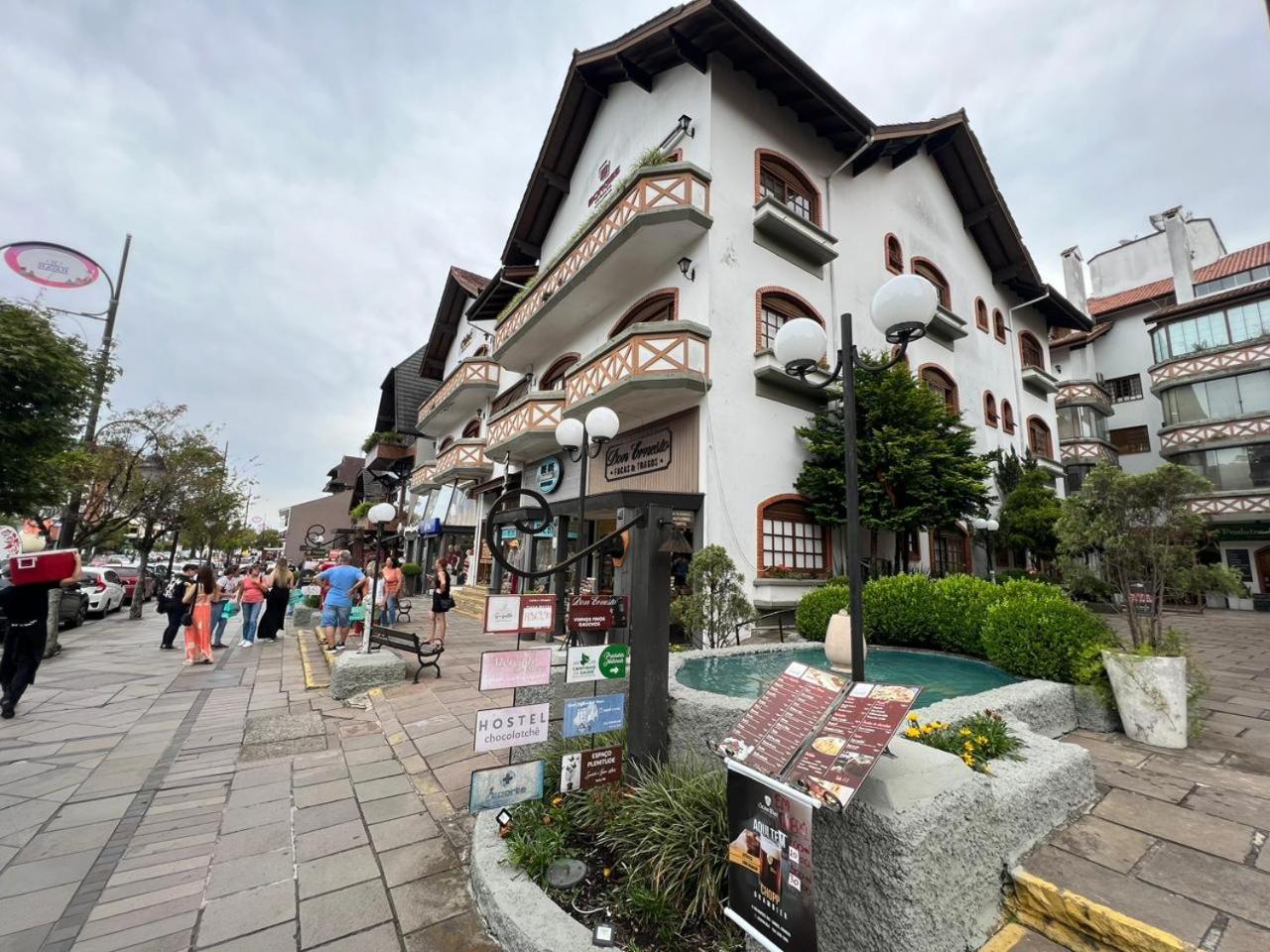 Apartamento 4 dormitórios no coração de Gramado