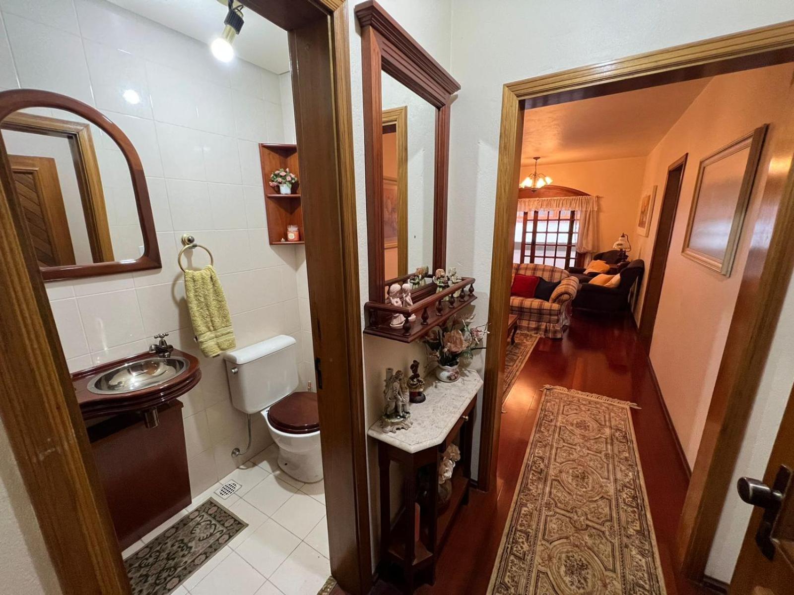Apartamento 4 dormitórios no coração de Gramado