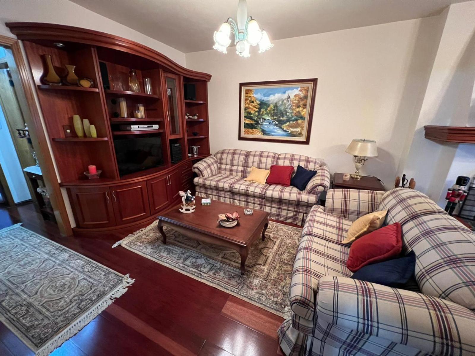 Apartamento 4 dormitórios no coração de Gramado