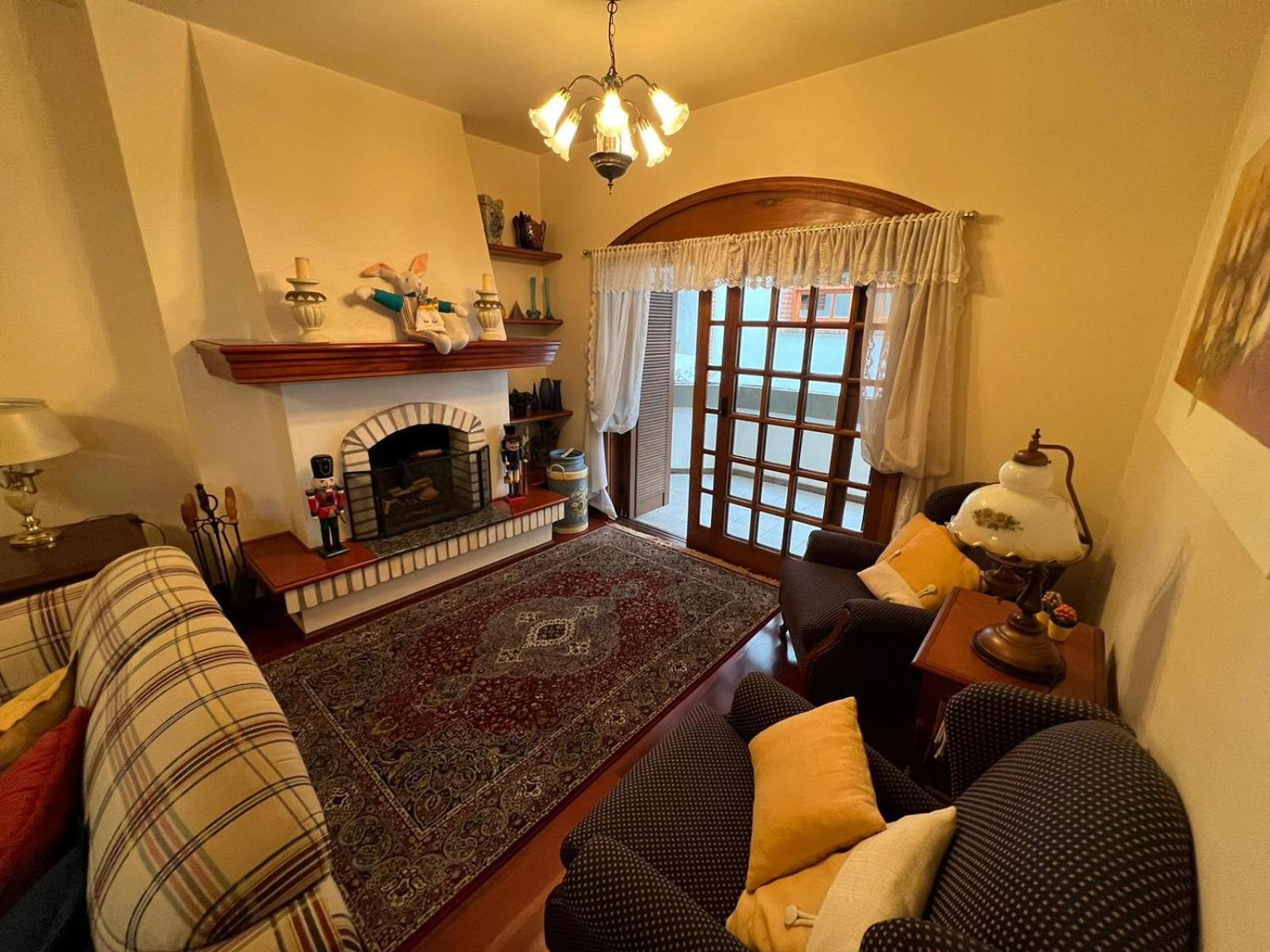 Apartamento 4 dormitórios no coração de Gramado