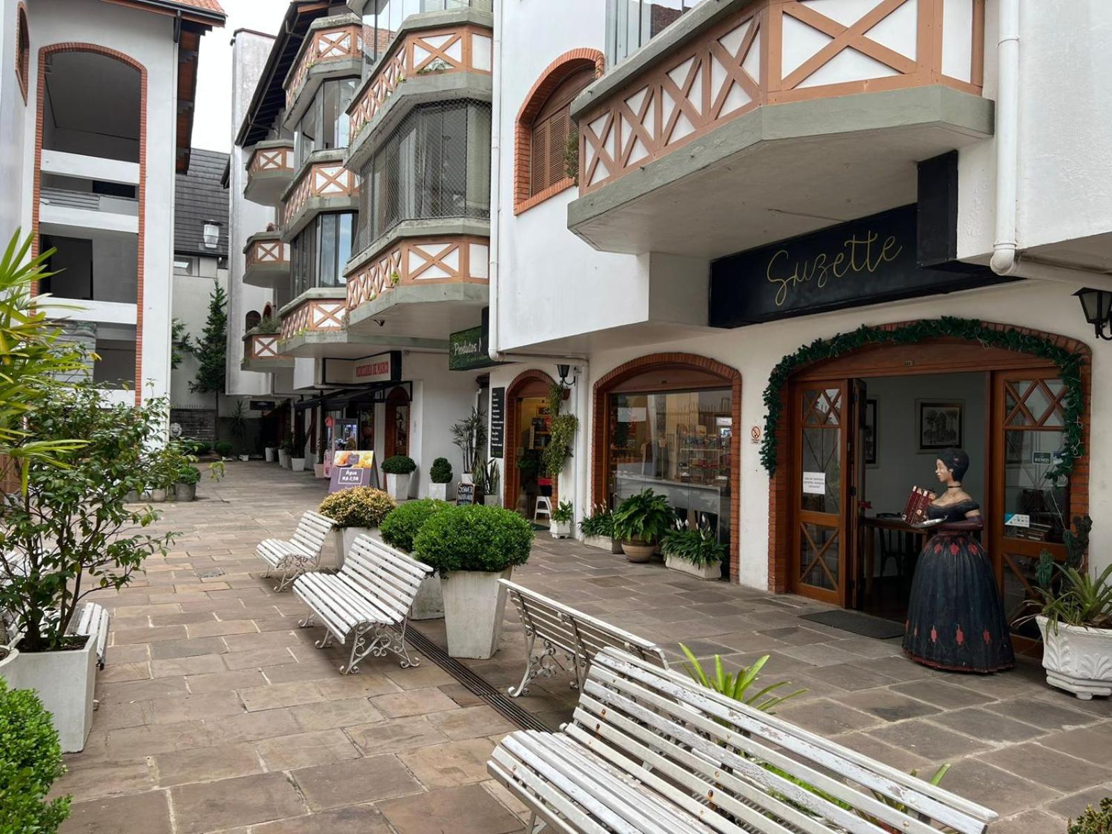 Apartamento 4 dormitórios no coração de Gramado