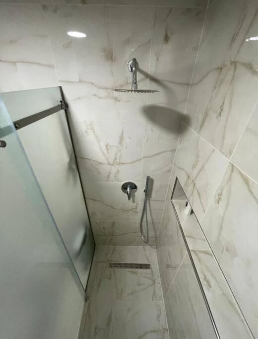 P&L Seaside Luxurious Apartament