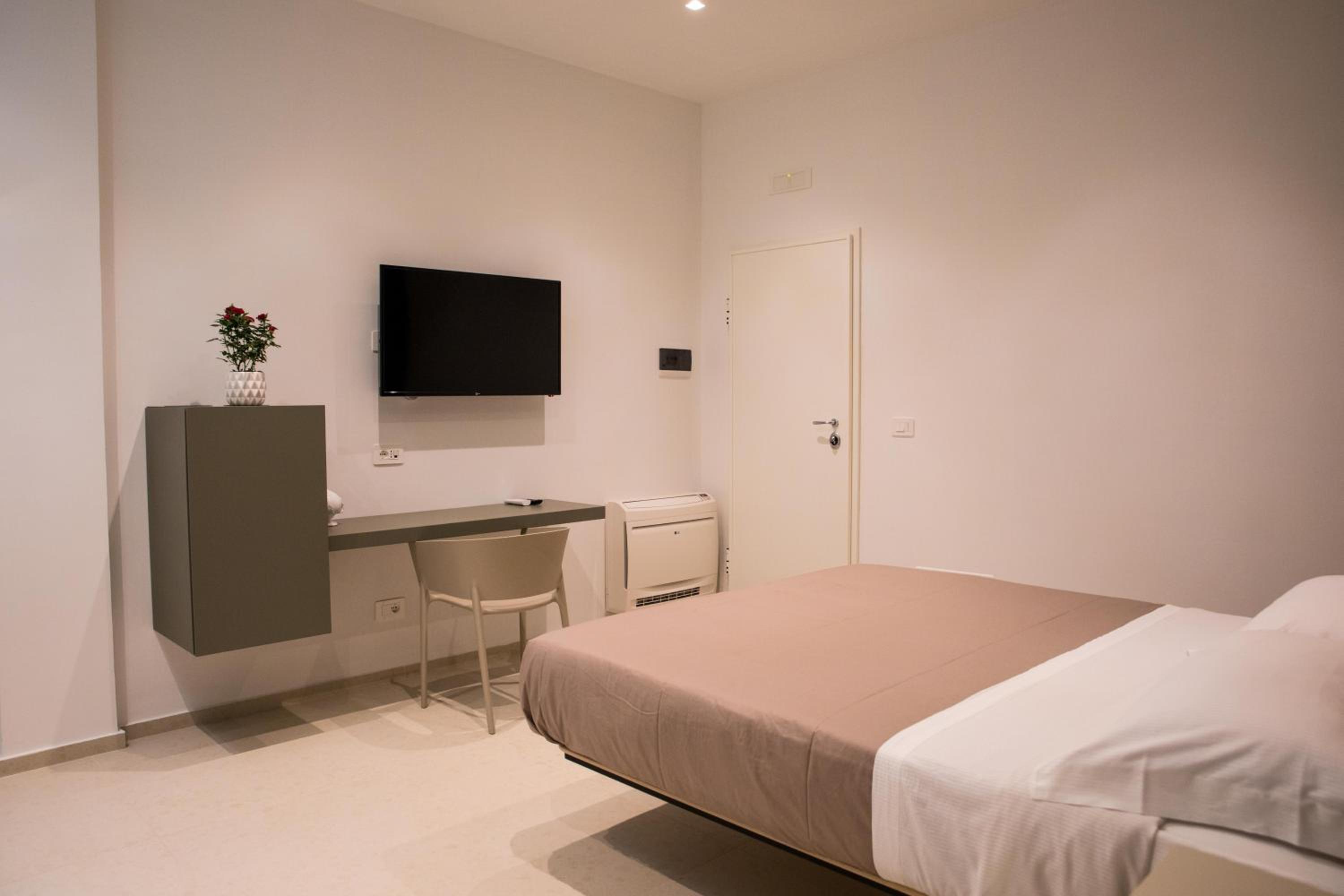 YOUR HOUSE ROOMS 3