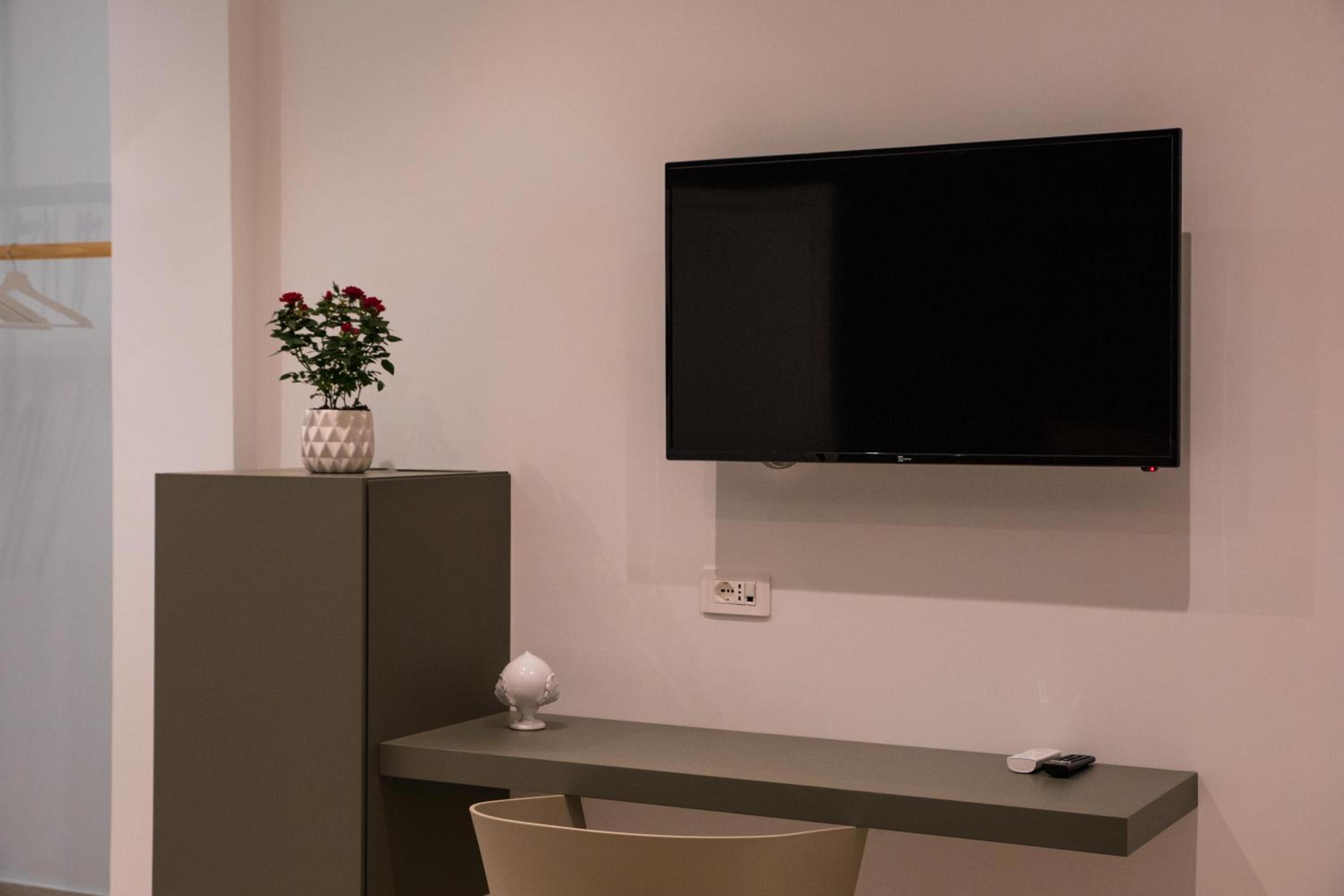 YOUR HOUSE ROOMS 3