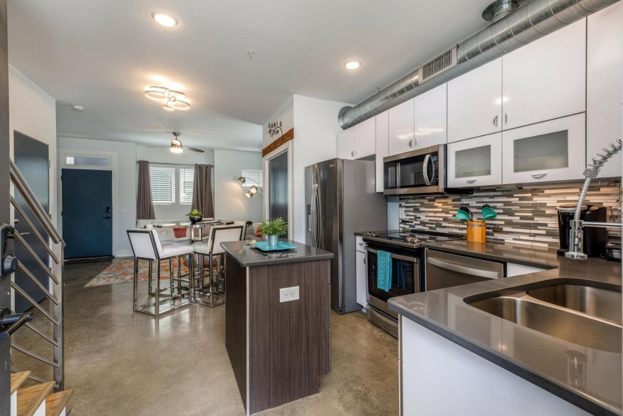 Photograph supplied for Modern Townhome, w/ Downtown Views, Rooftop Deck only 6min to Broadway