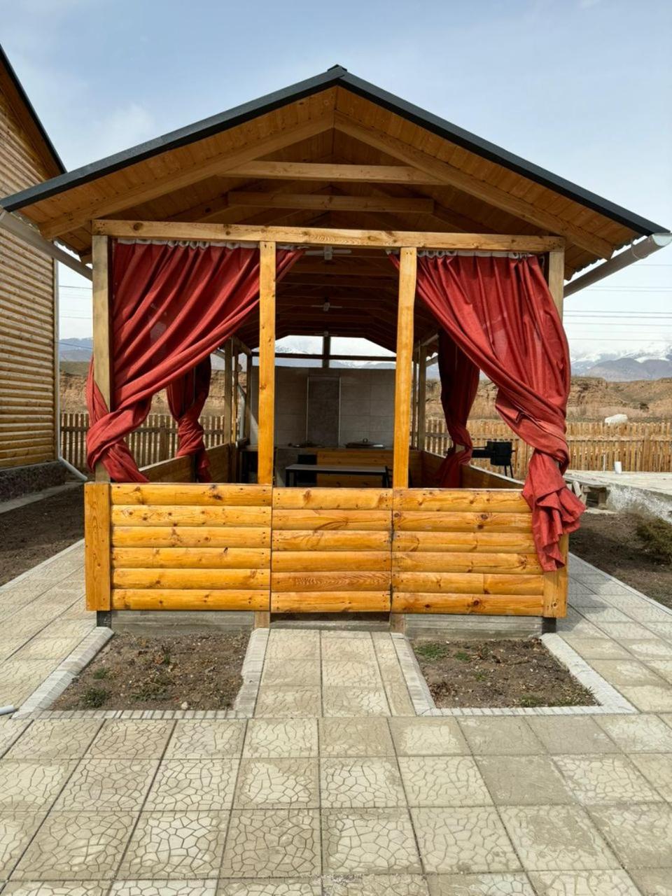 WooD_House_Issyk-Kul view 3