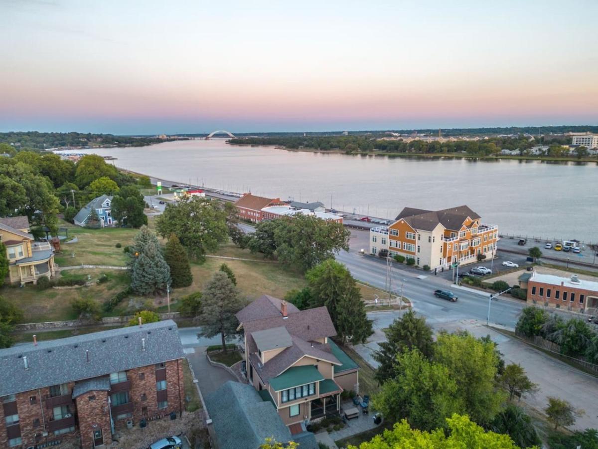 Lively Mansion of Davenport view 2