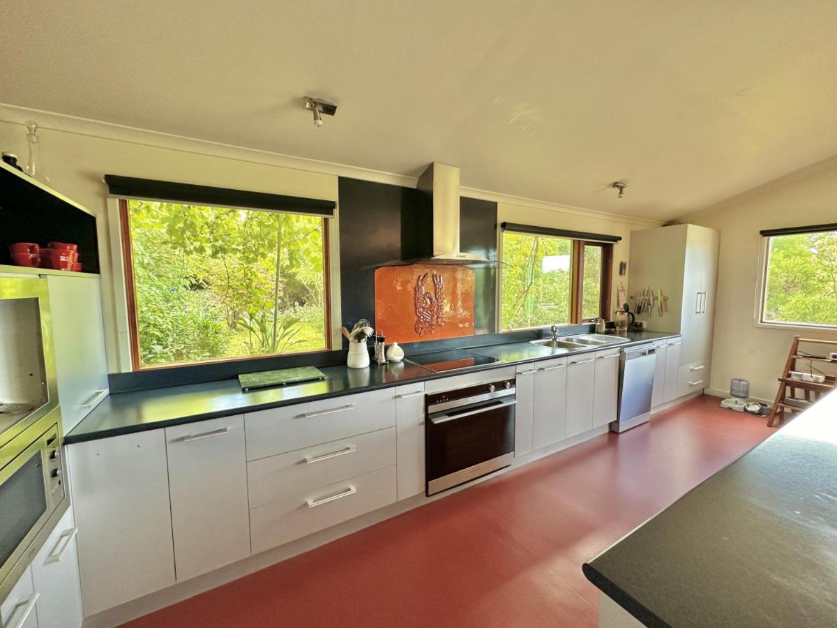 Kahmahnee - Apollo Bay dog friendly retreat - Property Image 2