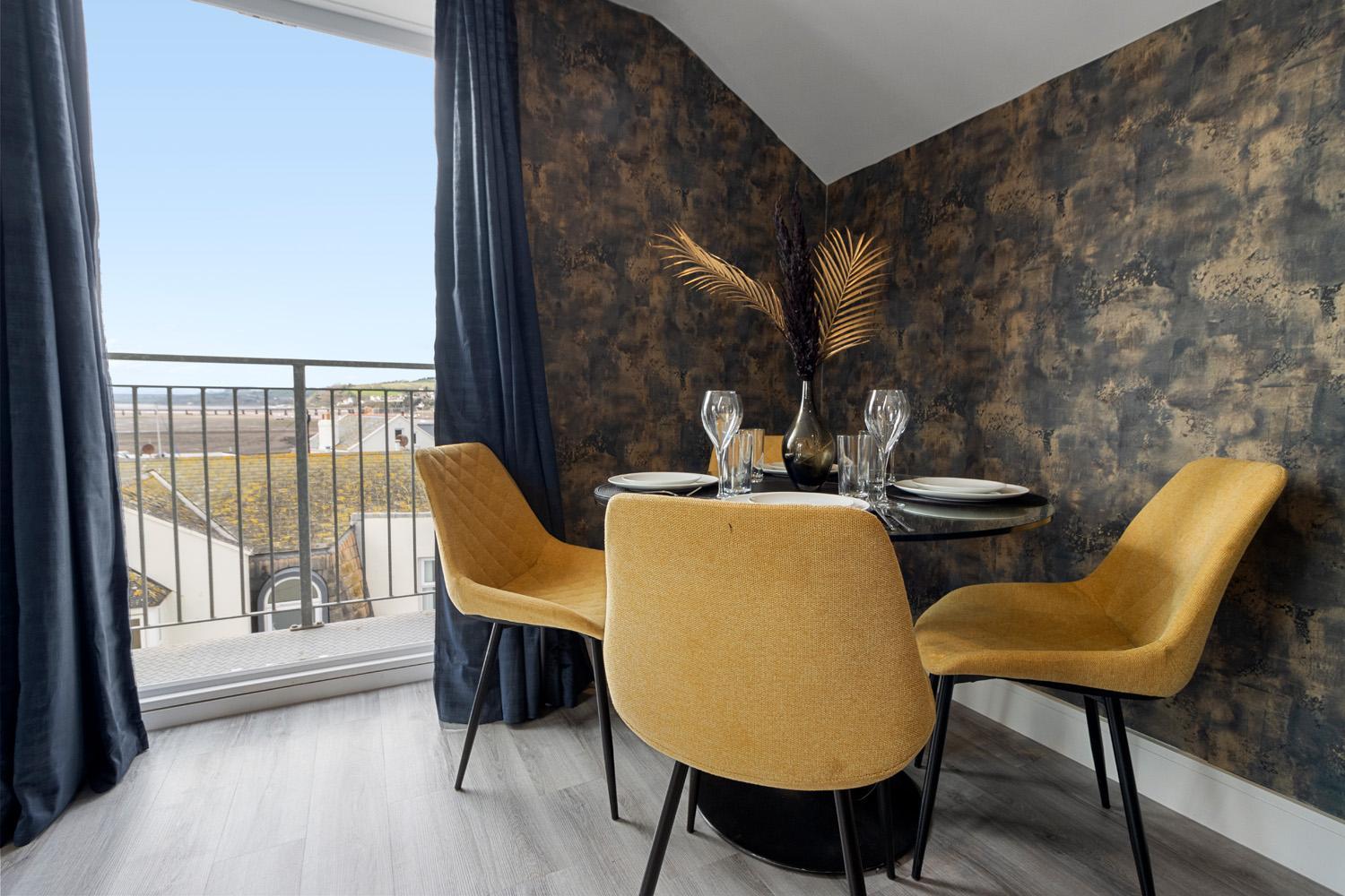 Sea views, Beachbreeze, Pet friendly, Private parking