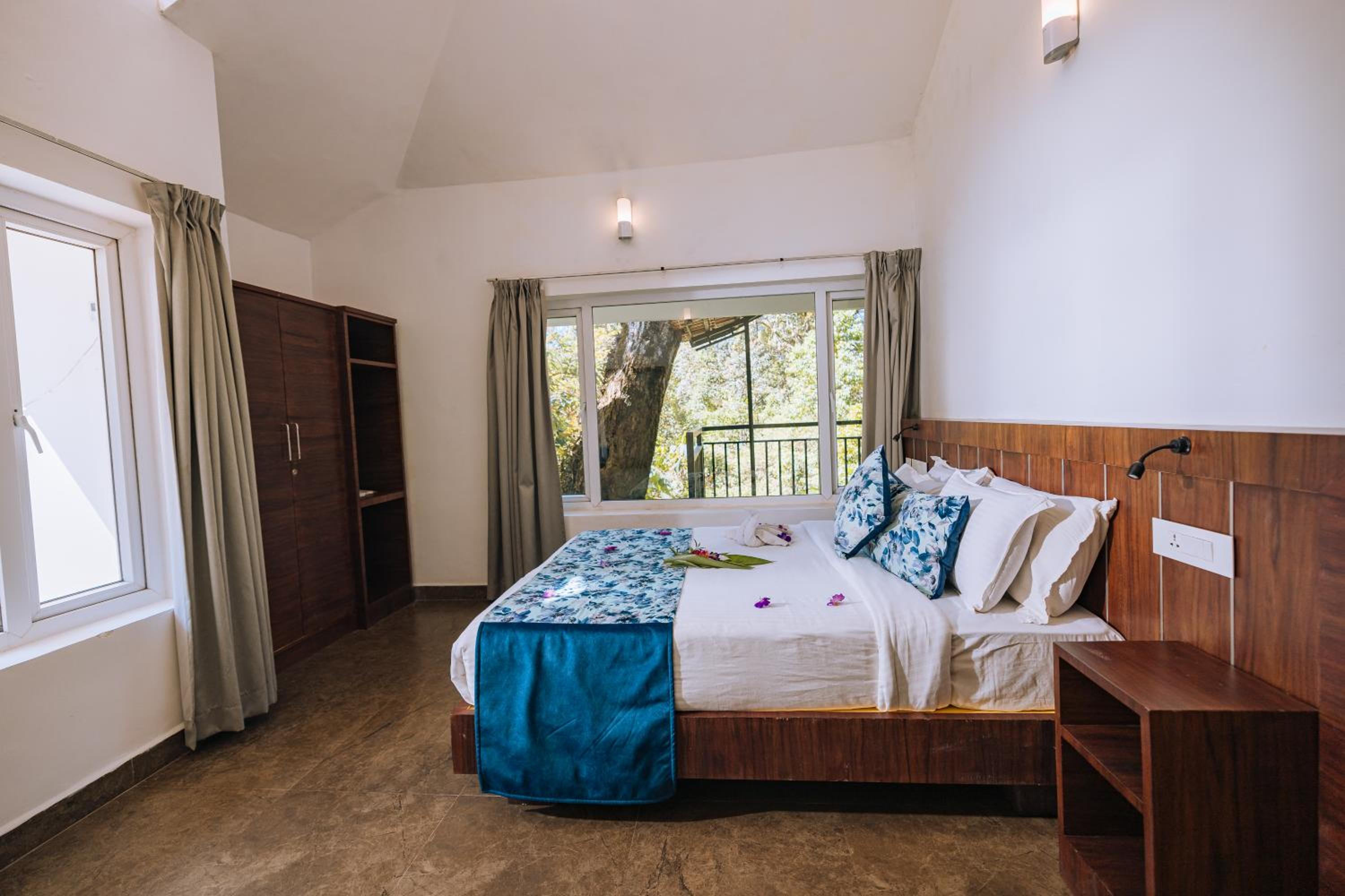 Elixir Woods Luxury Resort And Spa, Munnar view 3