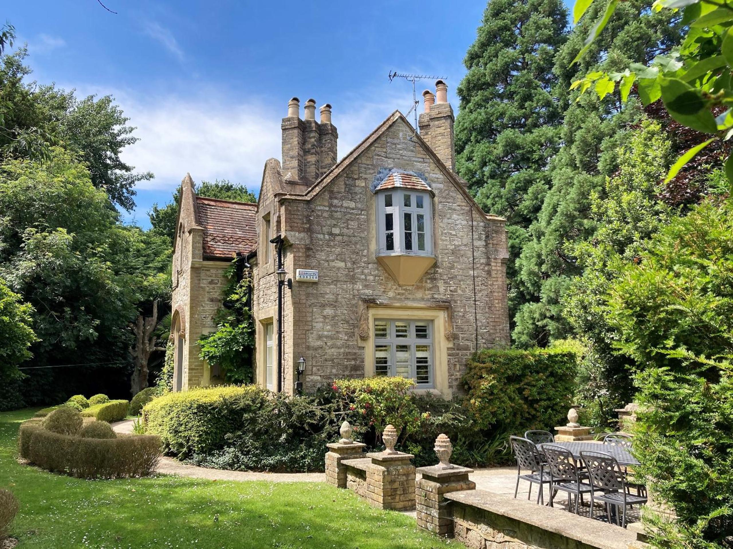 Middle Lodge