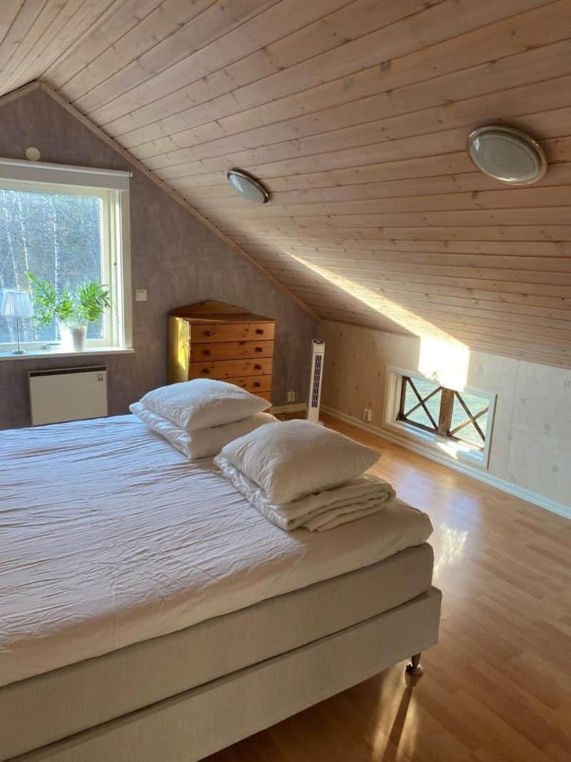 A nice little cottage in Henån view 3