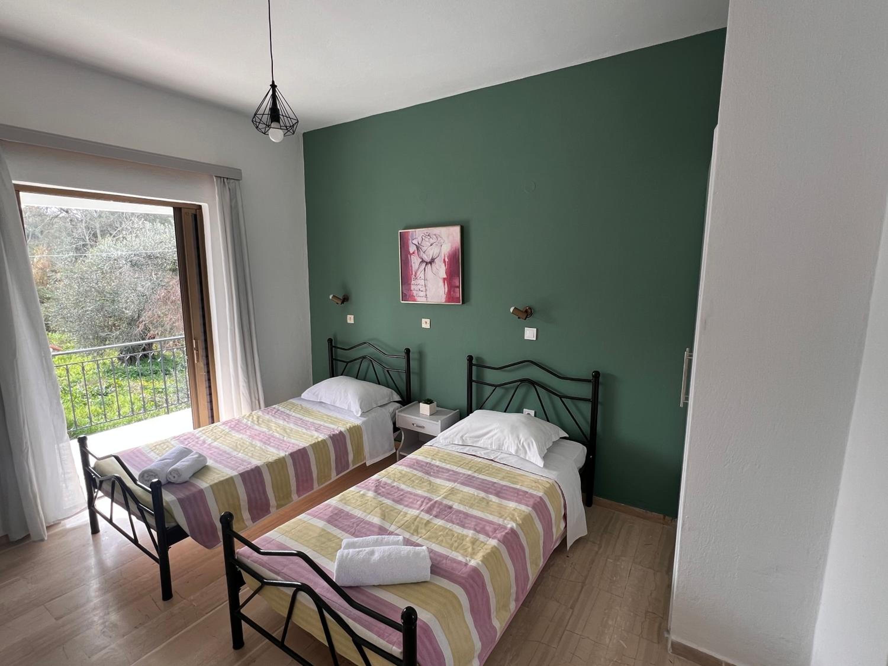 THIMIOSHOUSE photo 4