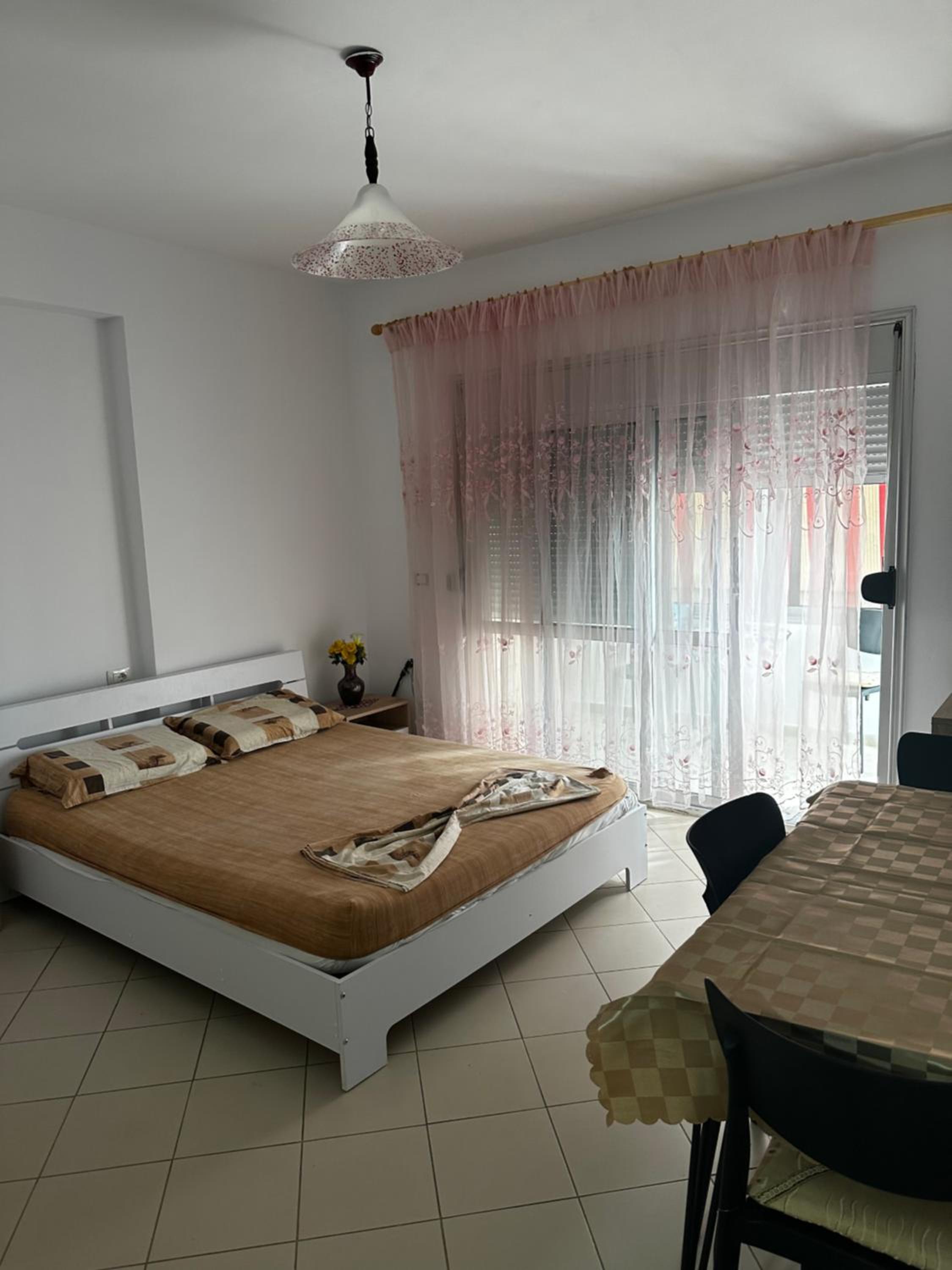 Xhoni Apartment