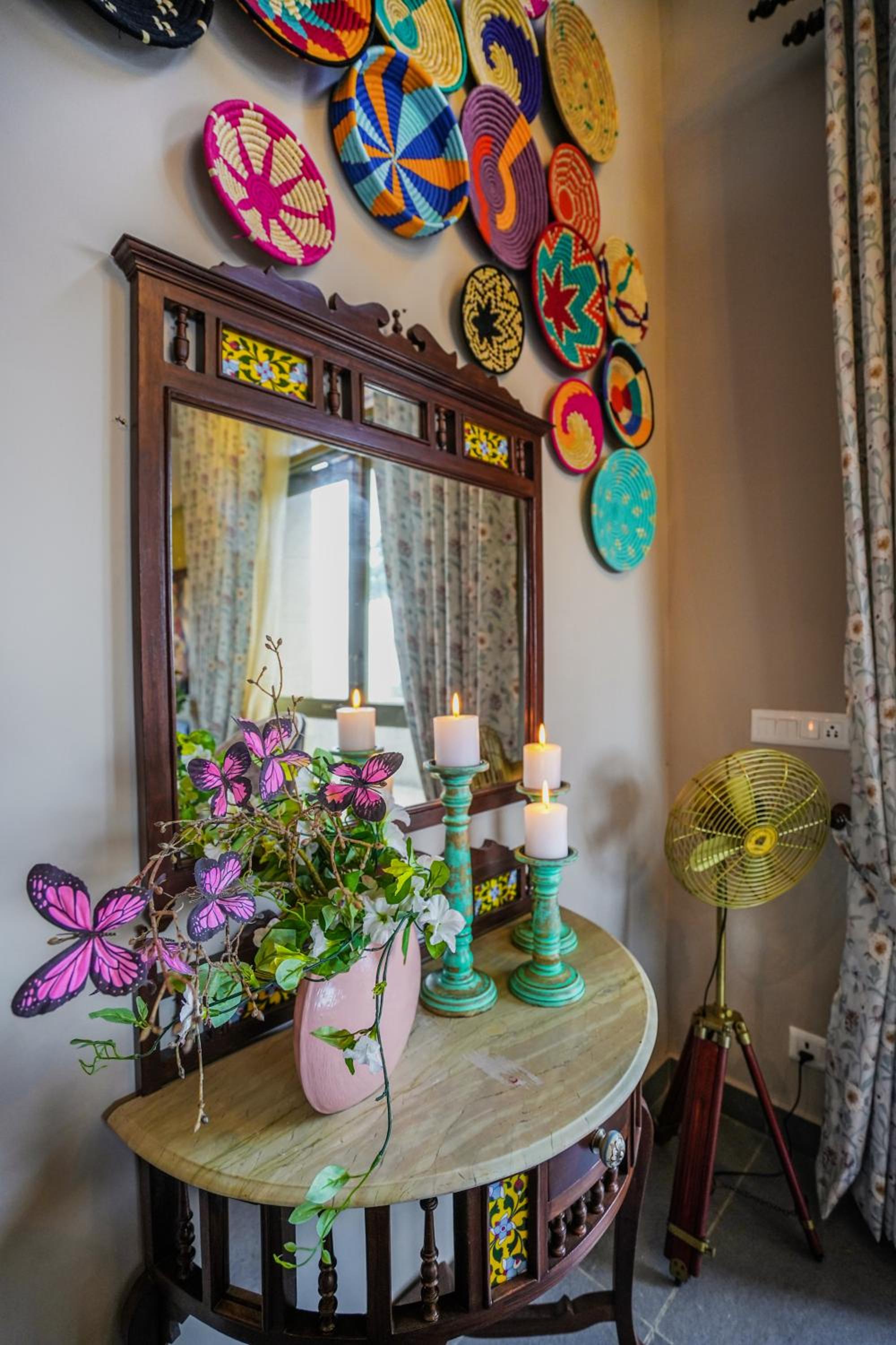 SaffronStays Edelweiss Bluebell House - 3BR English home with Himalayan peak views, bonfire & reading nook