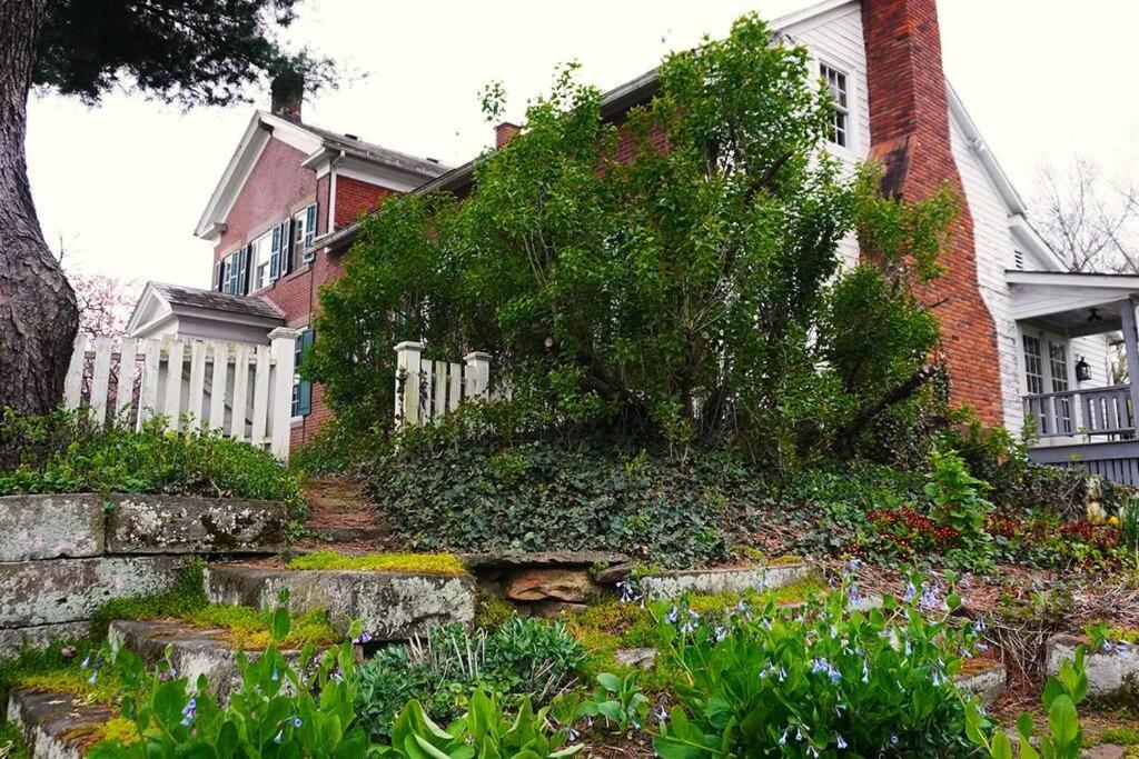 Historic Farmhouse with Gardens