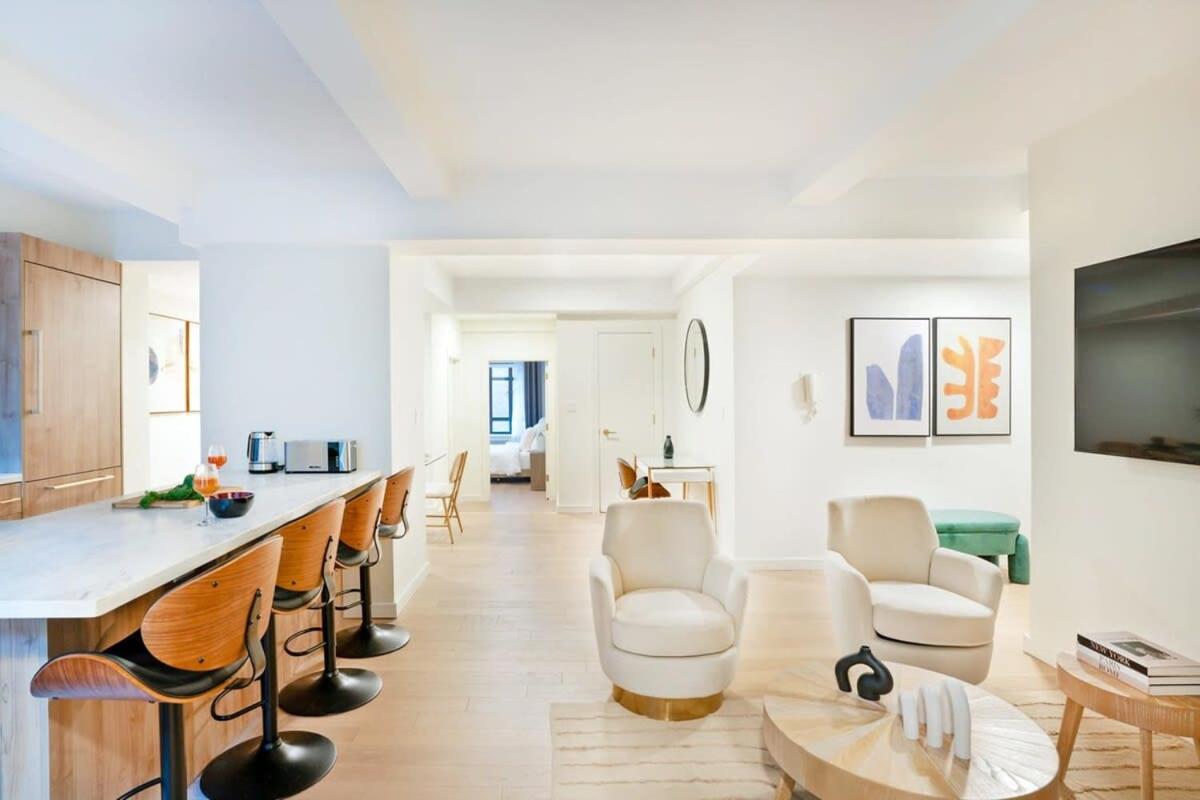 52-3DE Newly renovated 2BR BTH Midtown East