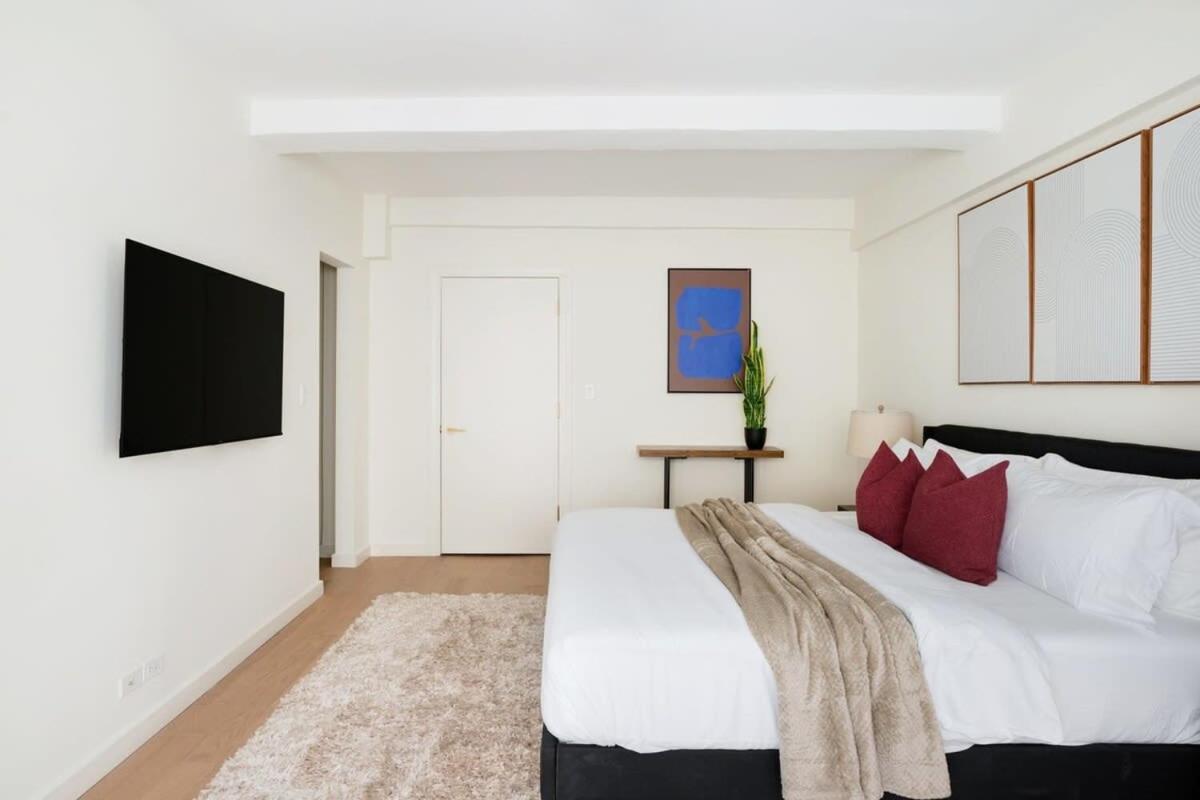 52-3DE Newly renovated 2BR BTH Midtown East