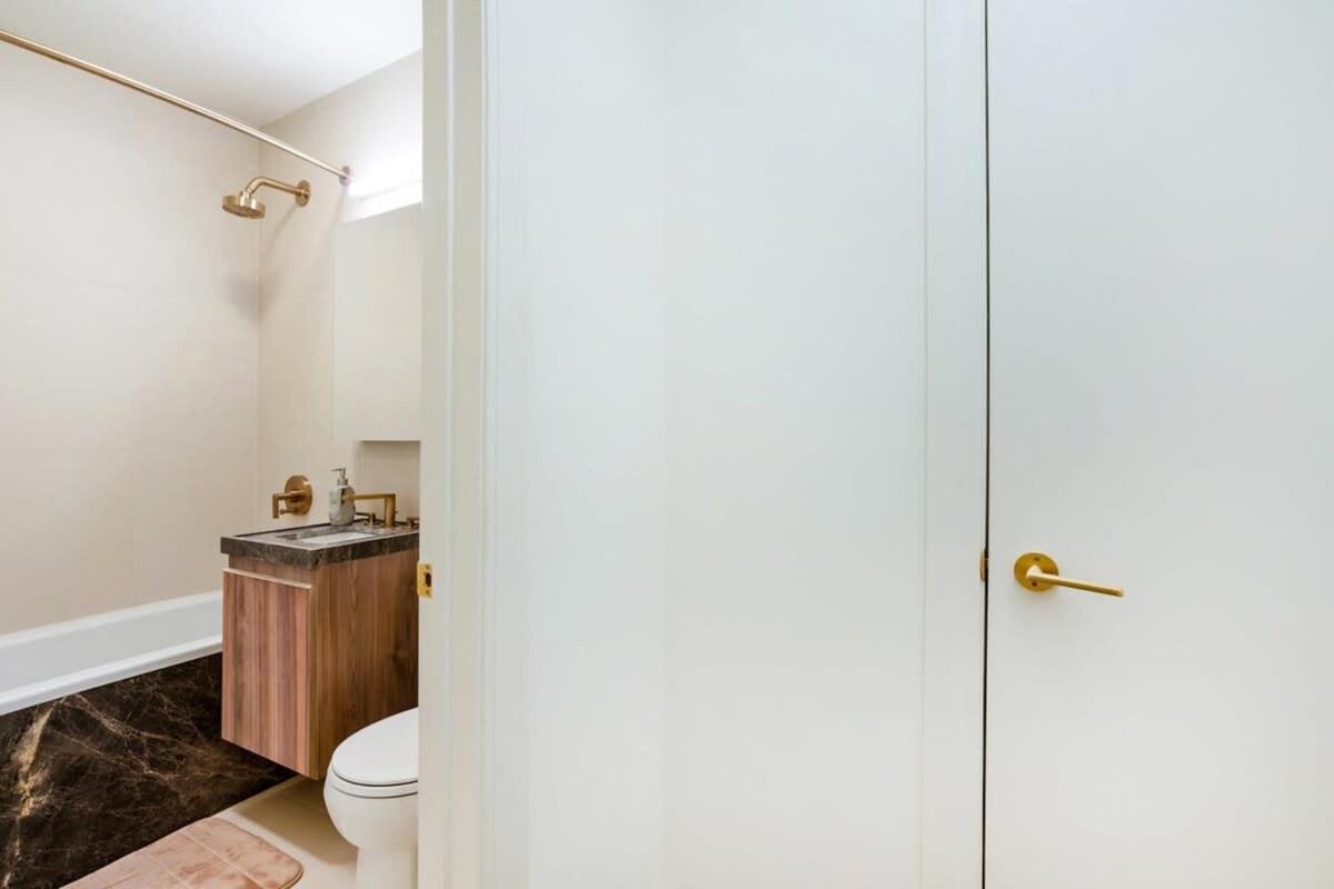 52-3DE Newly renovated 2BR BTH Midtown East
