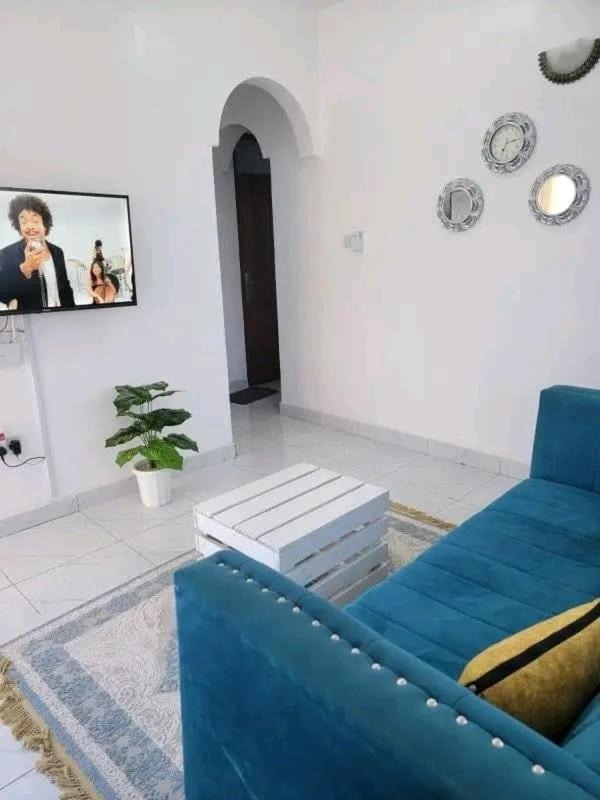 Leo's enchanting homes view 5