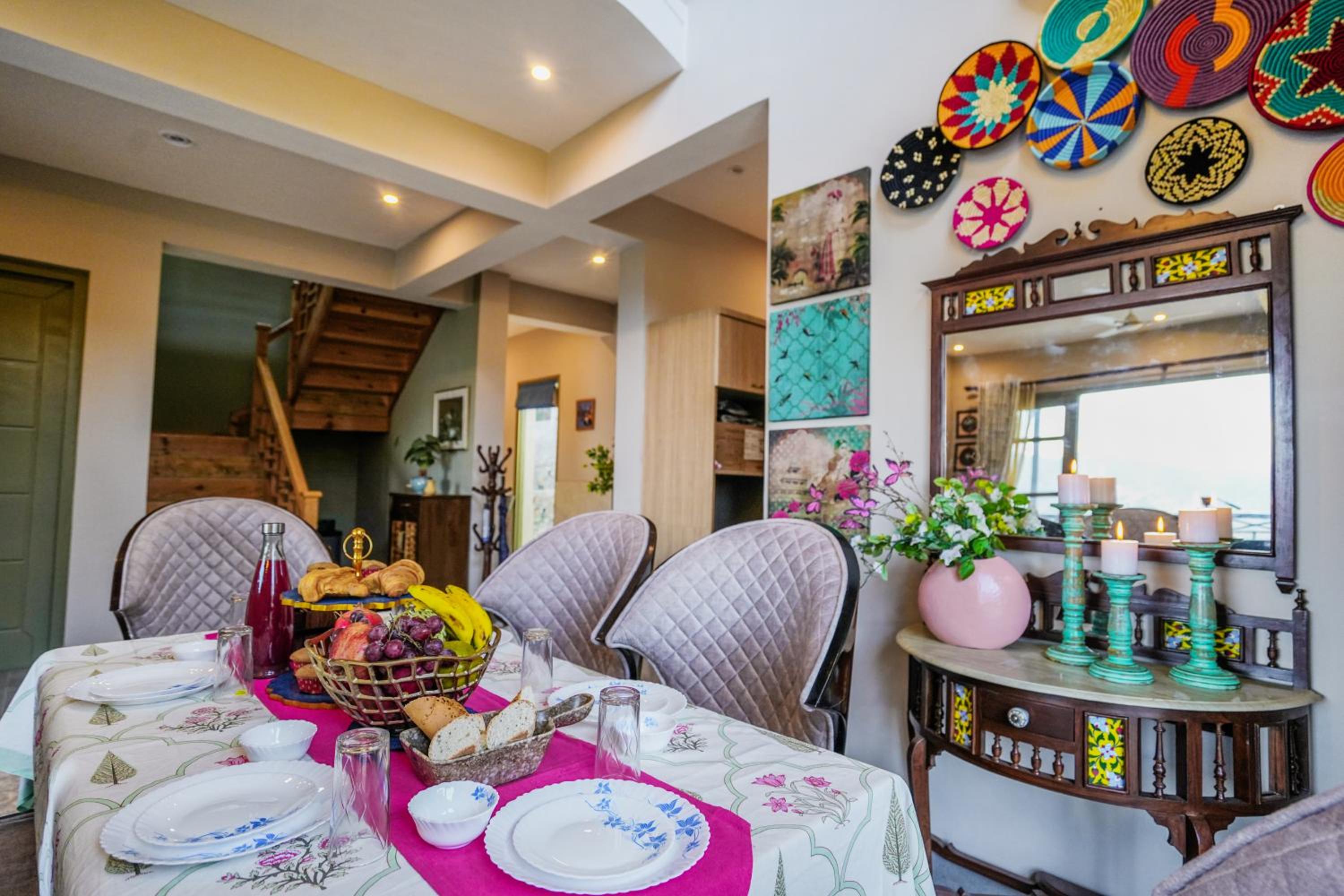 SaffronStays Edelweiss Bluebell House - 3BR English home with Himalayan peak views, bonfire & reading nook