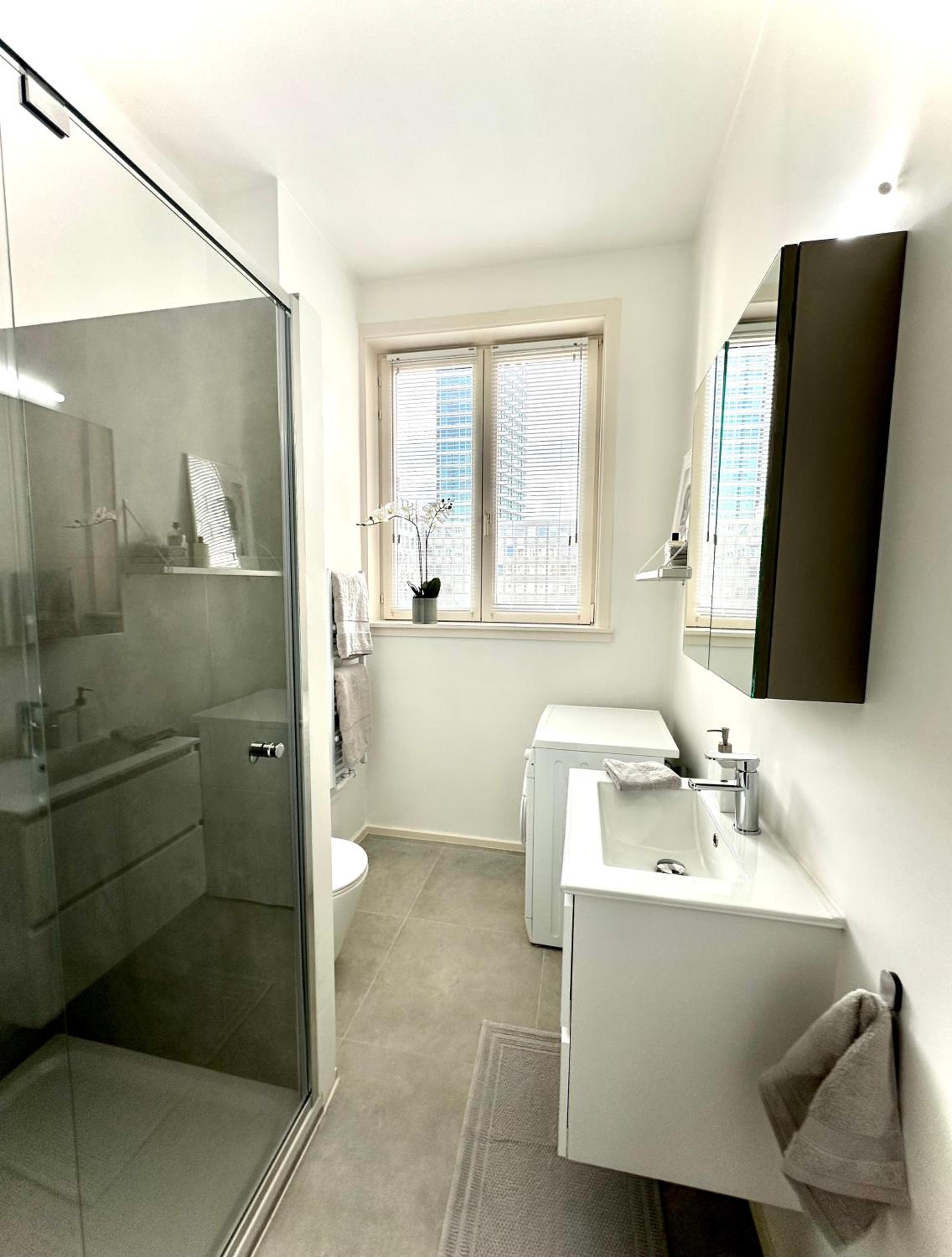 Magnifique appartement - Quartier Louise!