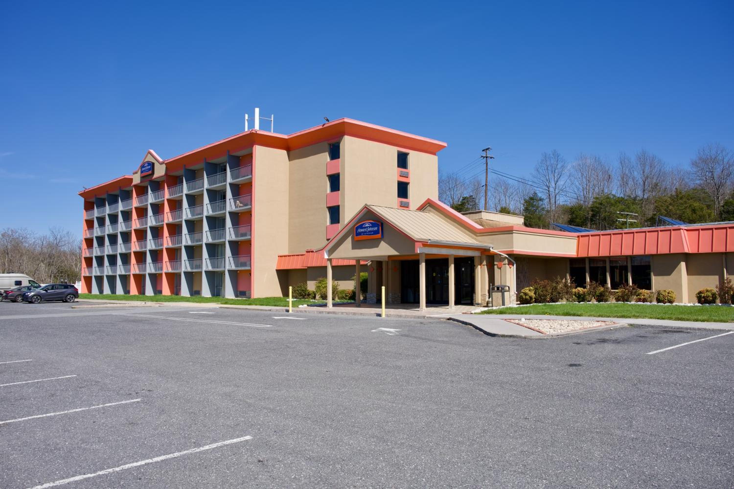 Lexington Vacations - Howard Johnson by Wyndham Lexington - Property Image 1