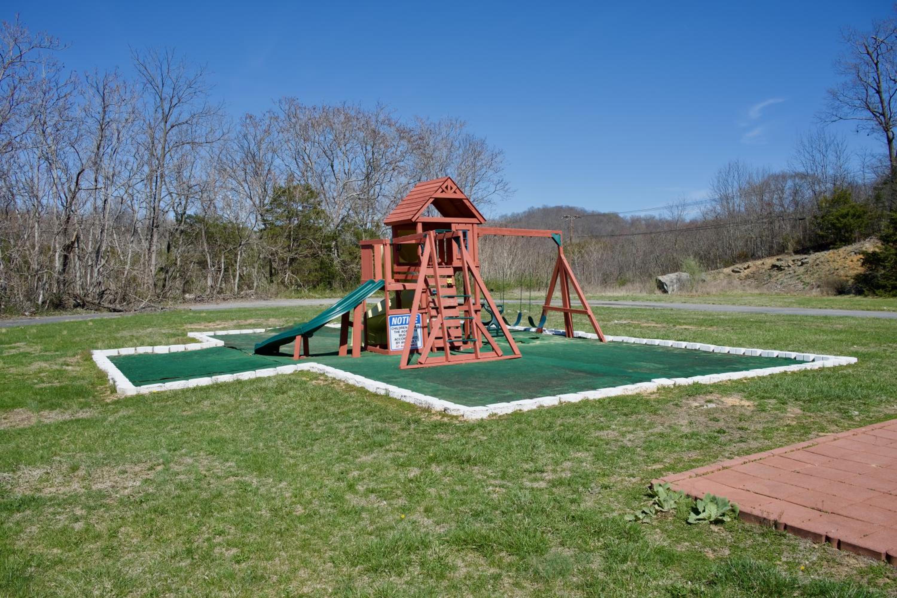Lexington Vacations - Howard Johnson by Wyndham Lexington - Property Image 3