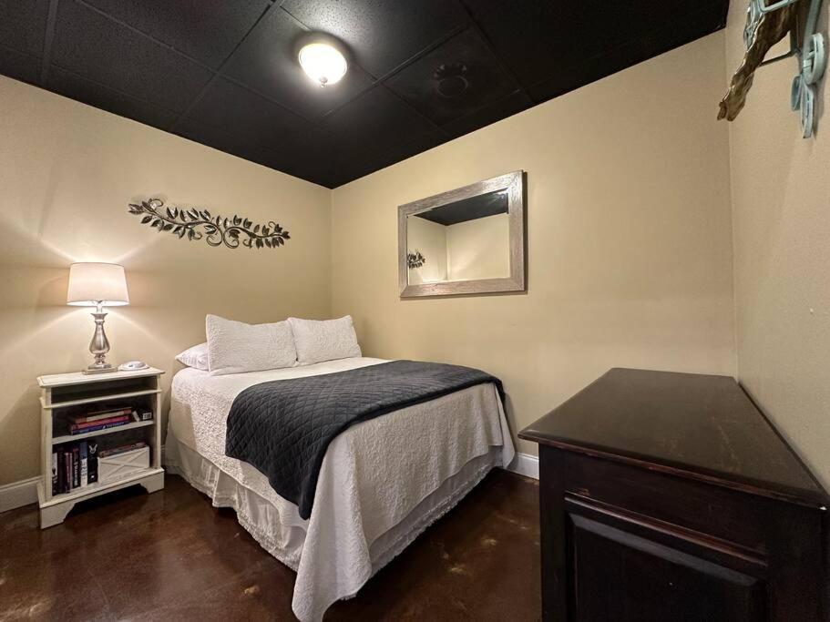 Haven at Hazel~Downtown Bungalow view 3