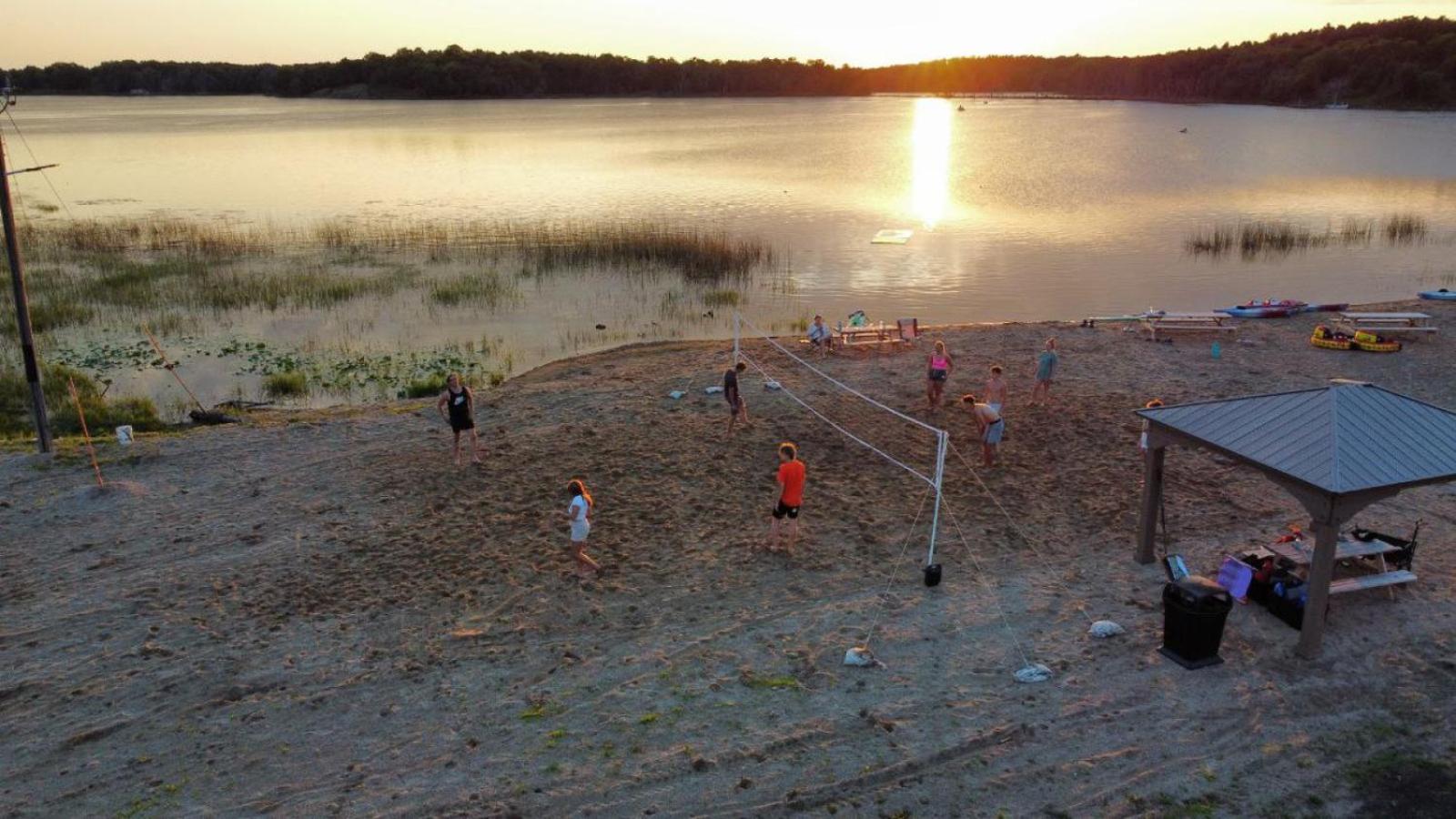 Studio Cottage Lake and Beach - Property Image 1