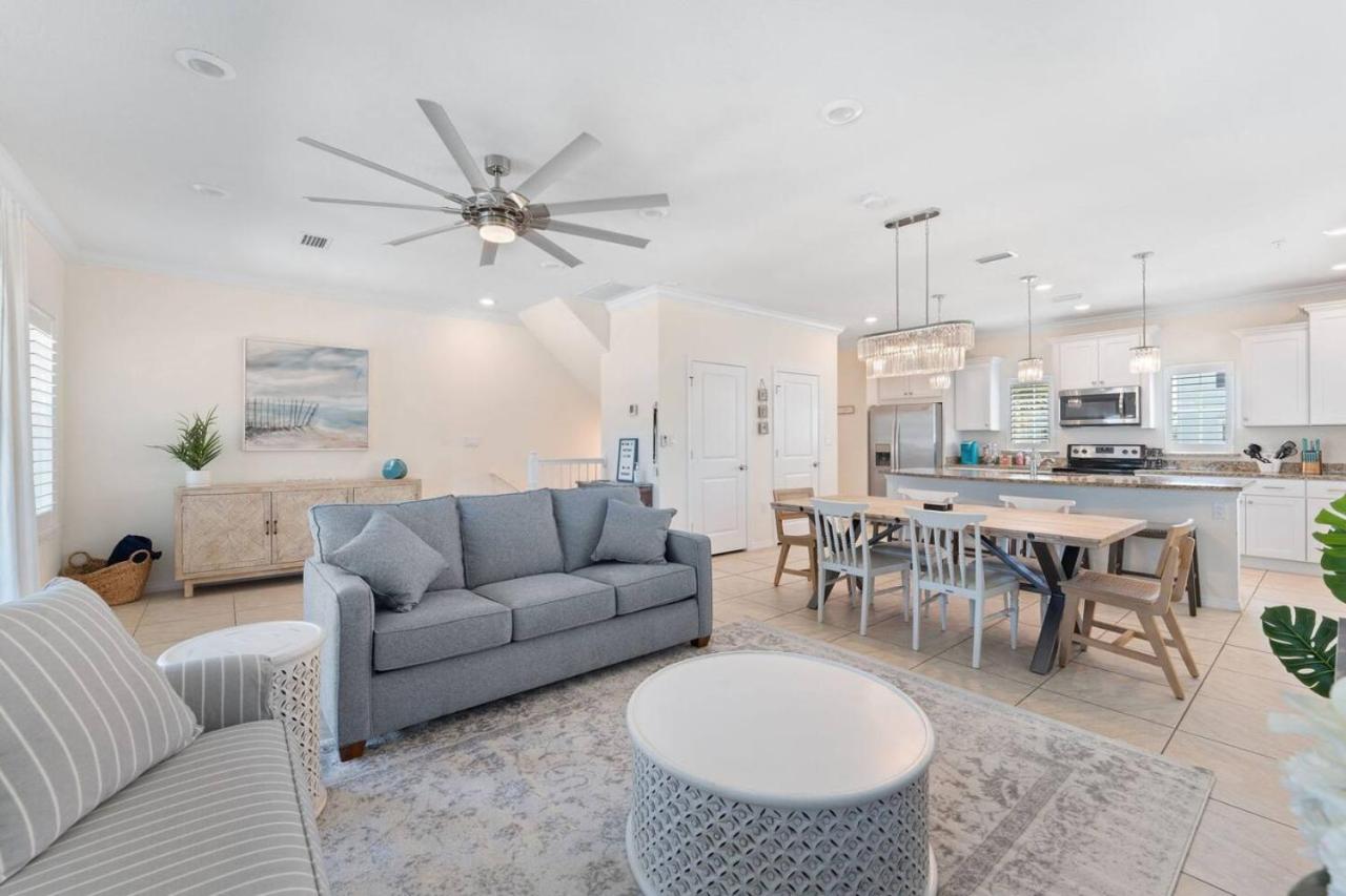 Pool, Beach Club, Spacious 2bd, Sleeps 8 view 4